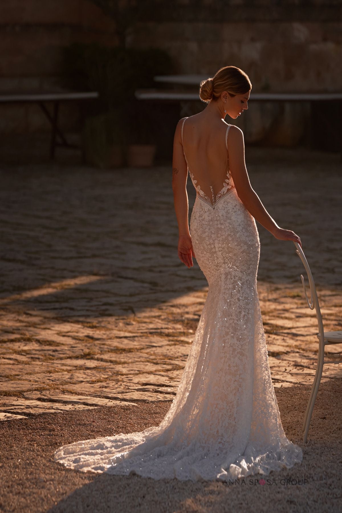 Robe de mariée Sappho – sirène en dentelle, fines bretelles et grand dos nu