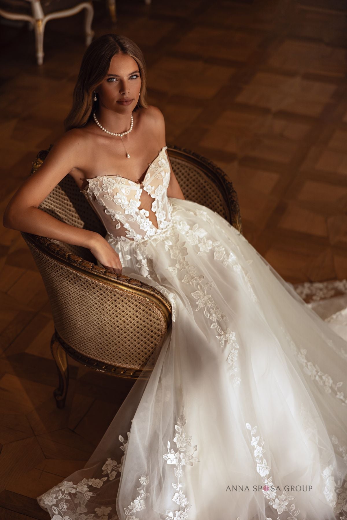 Robe de mariée Anna Sposa Savina – Ligne A ivoire en dentelle florale avec épaules dégagées
