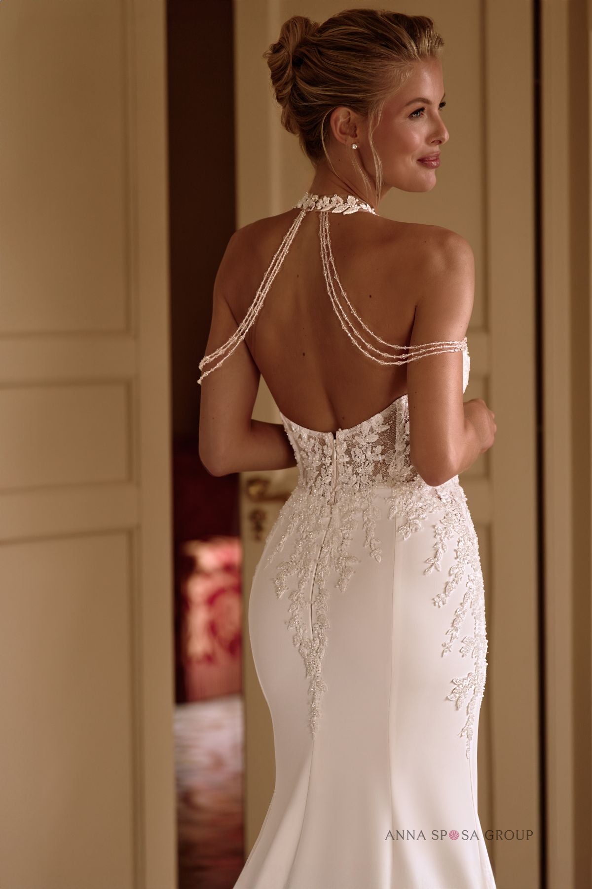 Robe de mariée Anna Sposa Sherwood – Silhouette ajustée ivoire avec décolleté américain