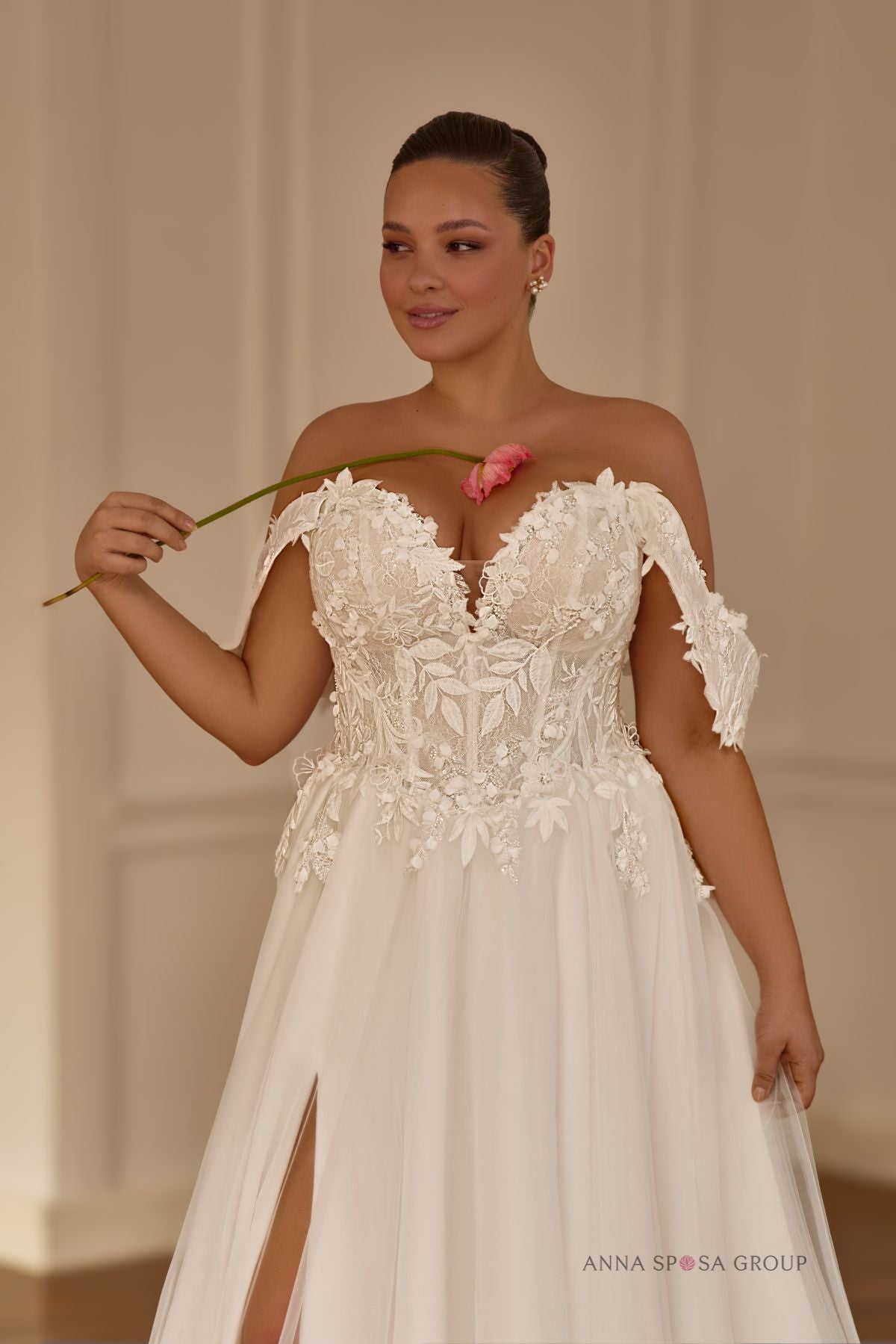 Robe de mariée Anna Sposa Sorbonna – Ligne A en dentelle florale et tulle ivoire avec accessoires amovibles
