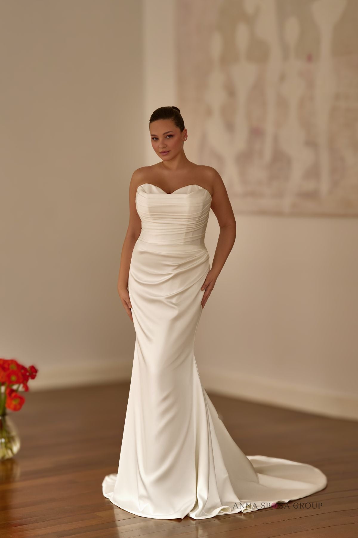 Robe de mariée Anna Sposa Stomina – Coupe sirène en satin brillant ivoire avec body chantilly détachable