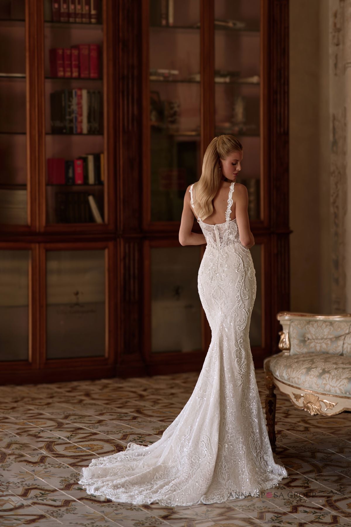 Anna Sposa Tropikal Brautkleid – Meerjungfrauen-Etui-Stil mit eckigem Ausschnitt aus perlenbesetzter Spitze und Trägern