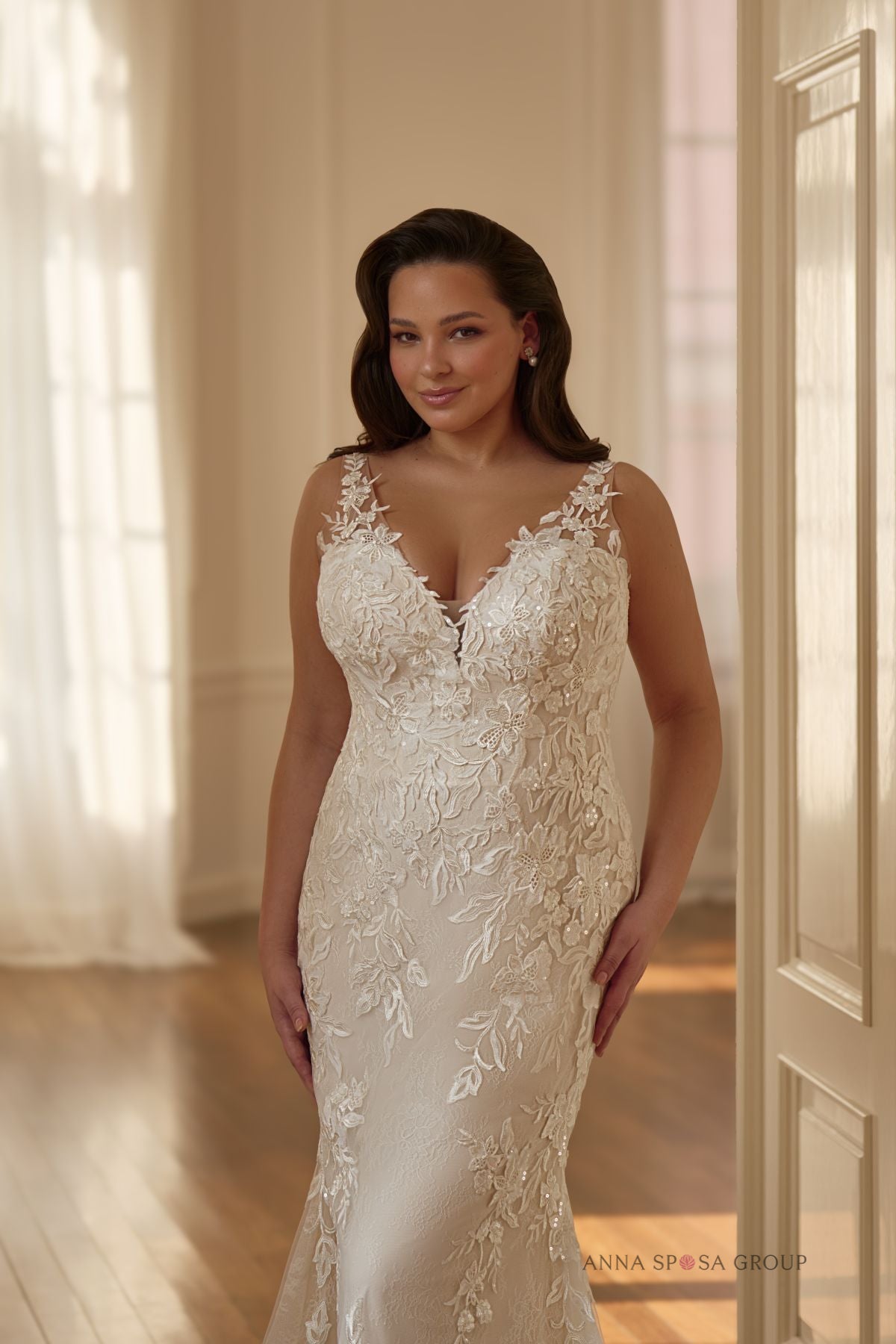 Robe de mariée Anna Sposa Vokalta – Coupe sirène en dentelle ivoire à bretelles larges