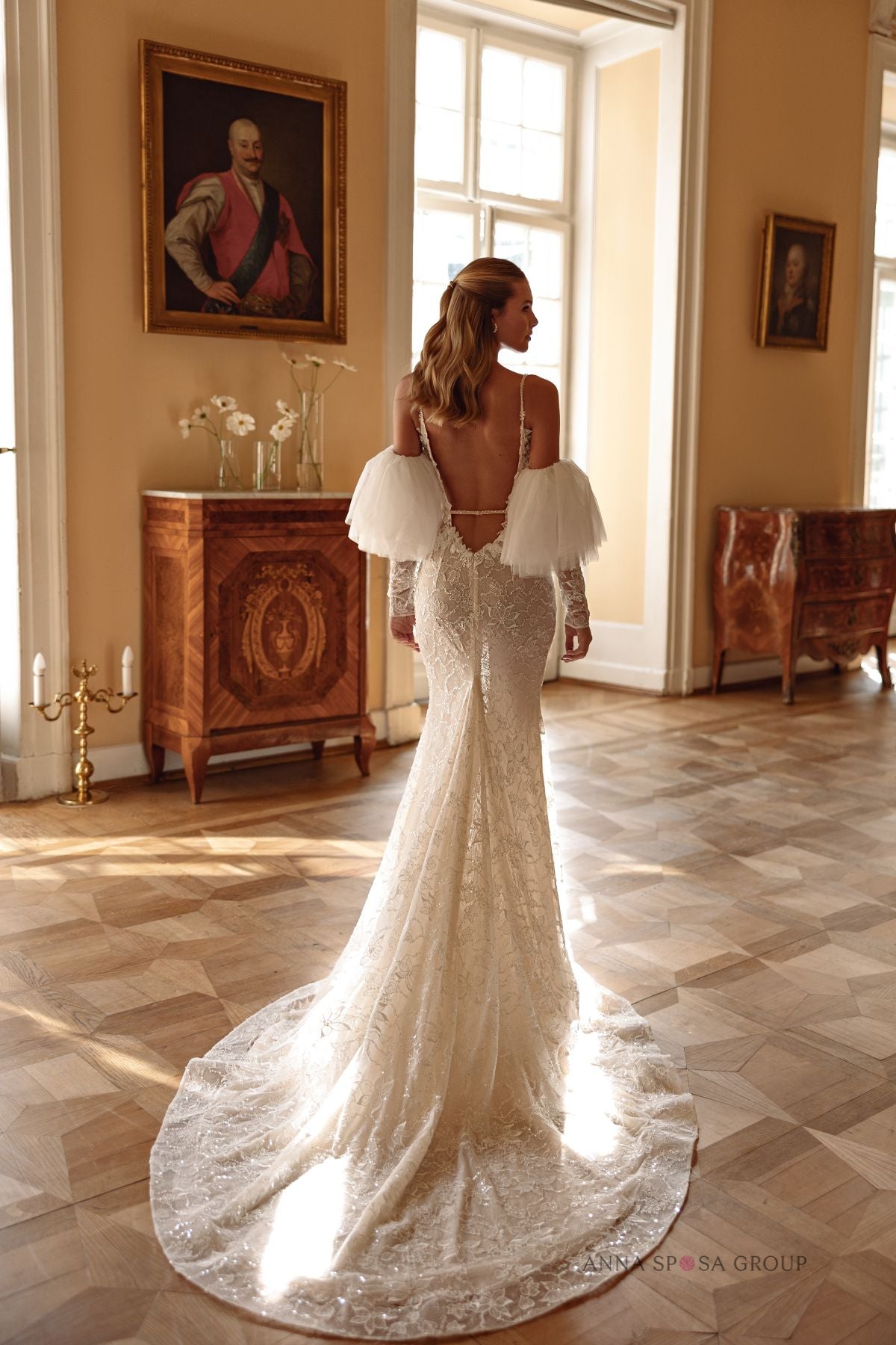 Robe de mariée Anna Sposa Vuasen – Sirène ivoire en dentelle florale avec manches amovibles et dos nu