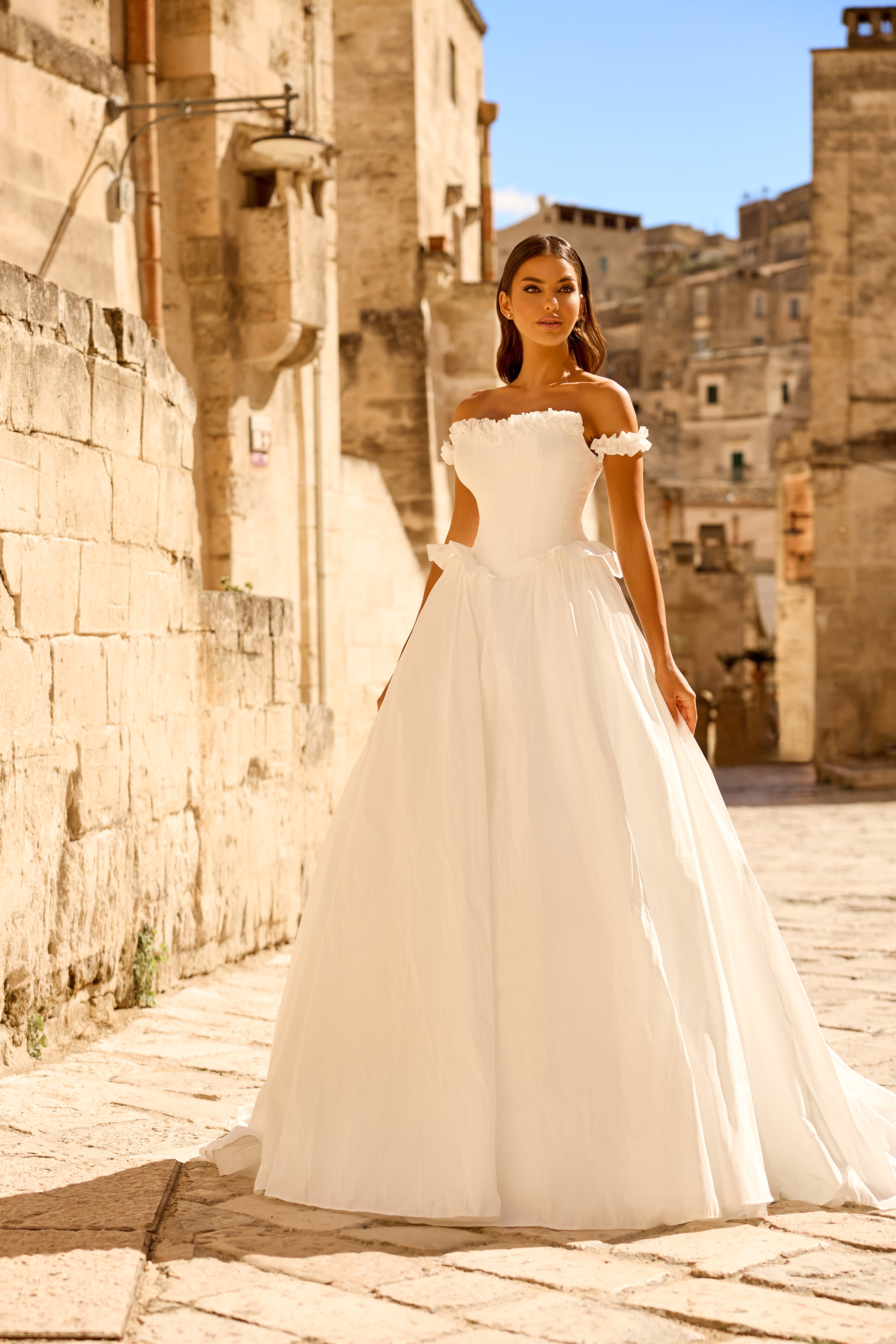 Robe de mariée 1764 – Robe princesse bustier épaules dénudées