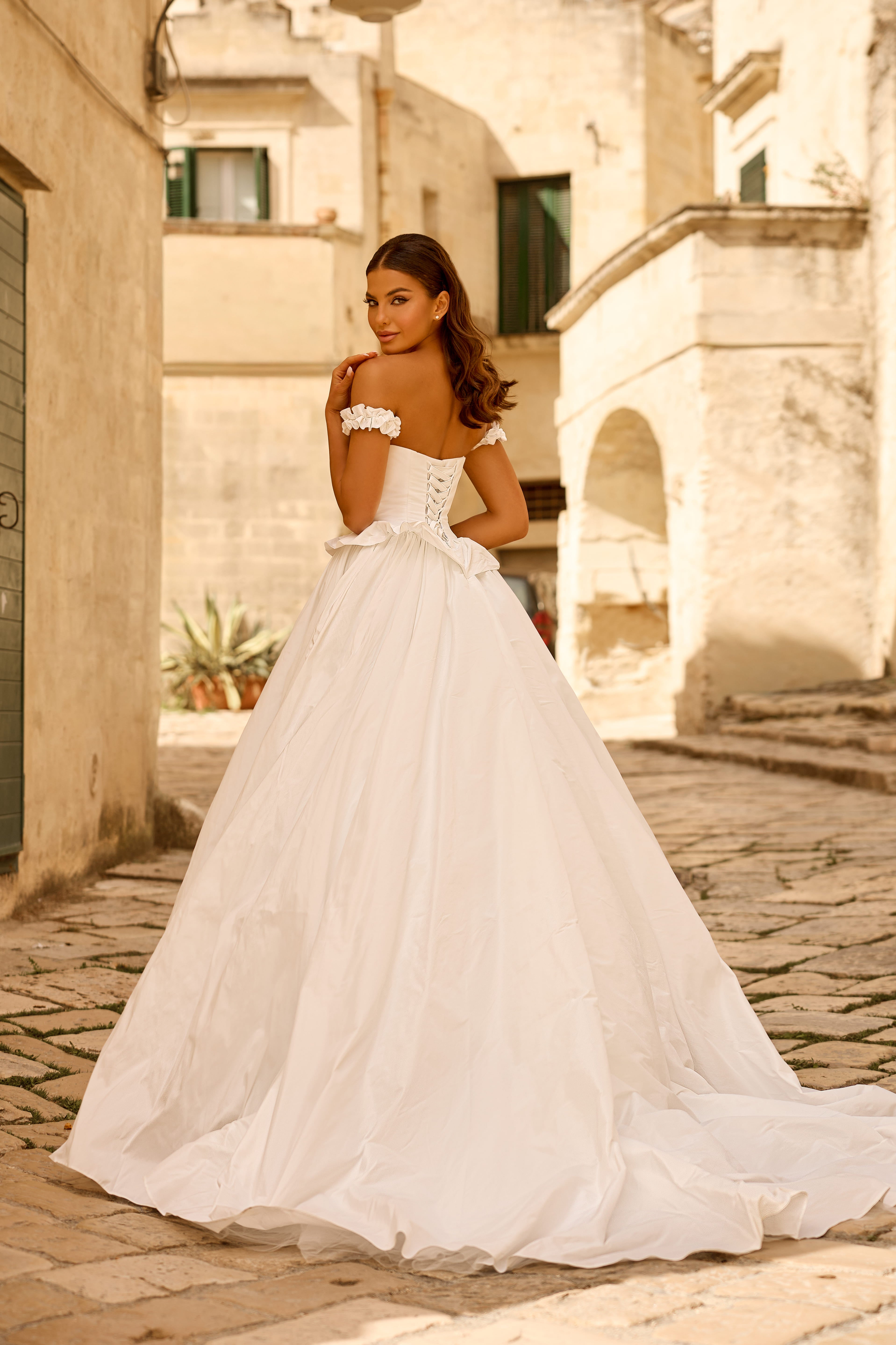 Robe de mariée 1764 – Robe princesse bustier épaules dénudées