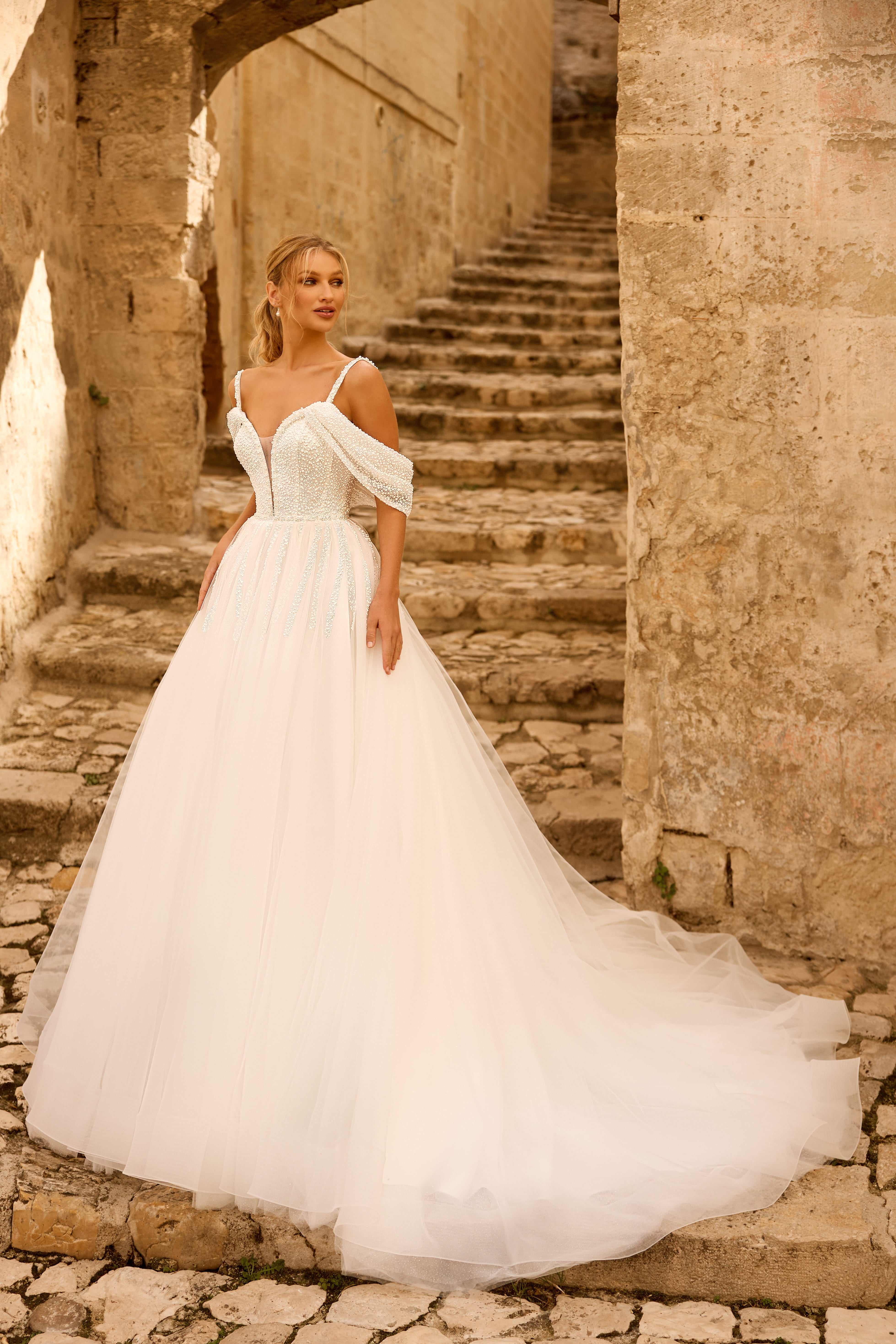 Robe de mariée 1770 – Robe princesse en tulle à épaules dénudées