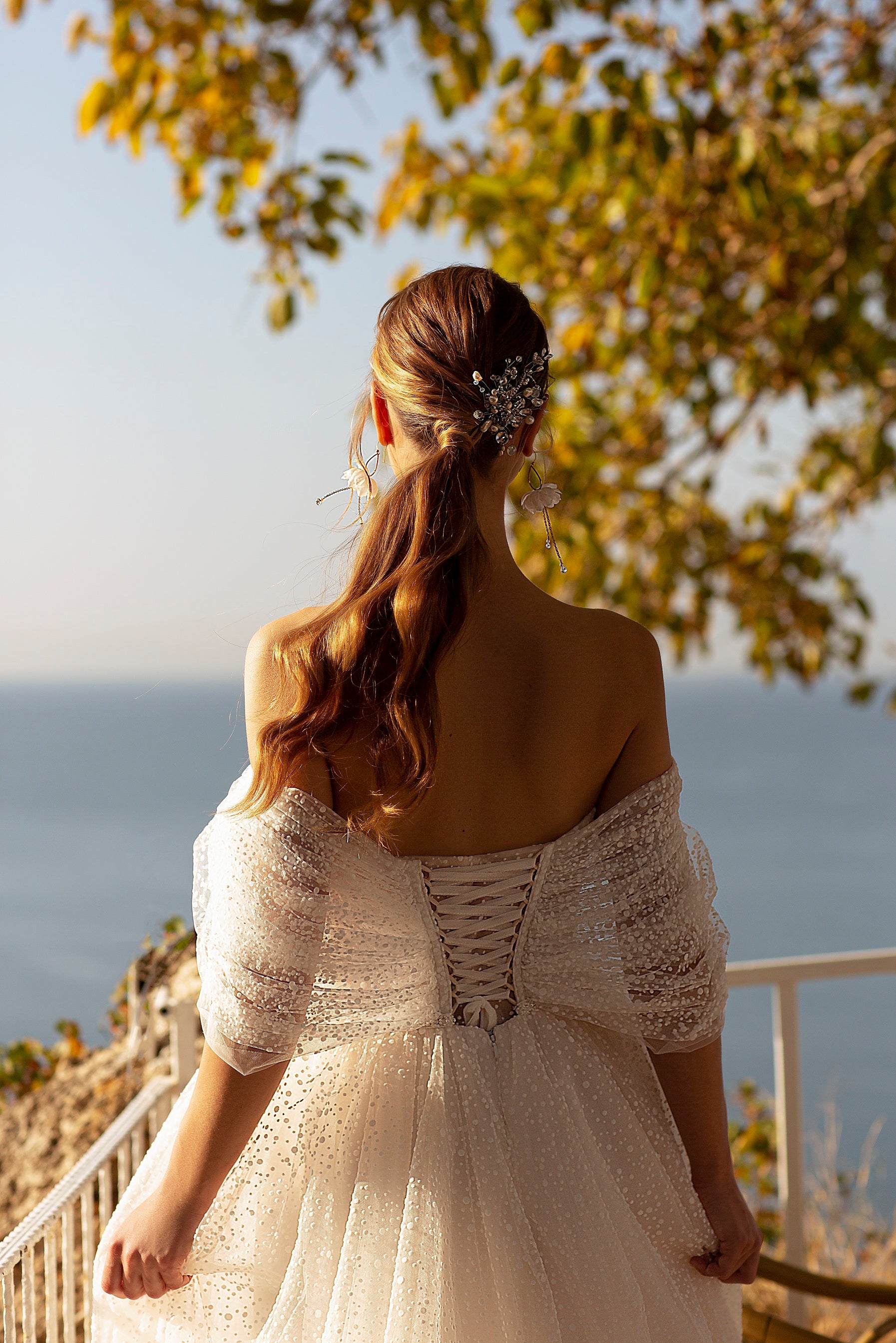 Robe de mariée princesse col bateau avec manches tombantes en tulle plumetis – Modèle 716
