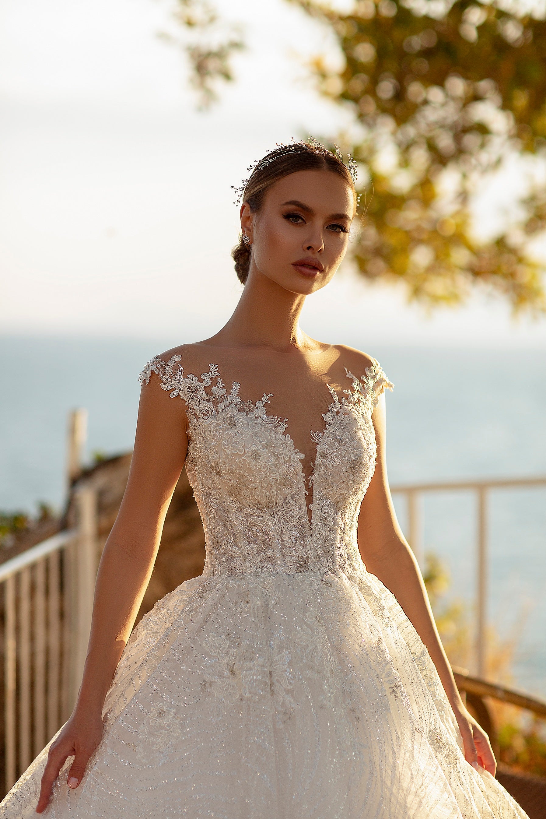 Robe de mariée princesse scintillante en dentelle florale et jupe volumineuse – Modèle 729