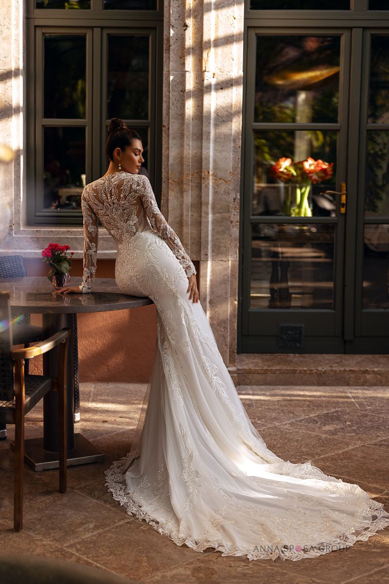 Anna Sposa Zinel Brautkleid – Elfenbeinfarbenes Meerjungfrauenkleid aus floraler Spitze mit langen Ärmeln und abnehmbarer Schleppe