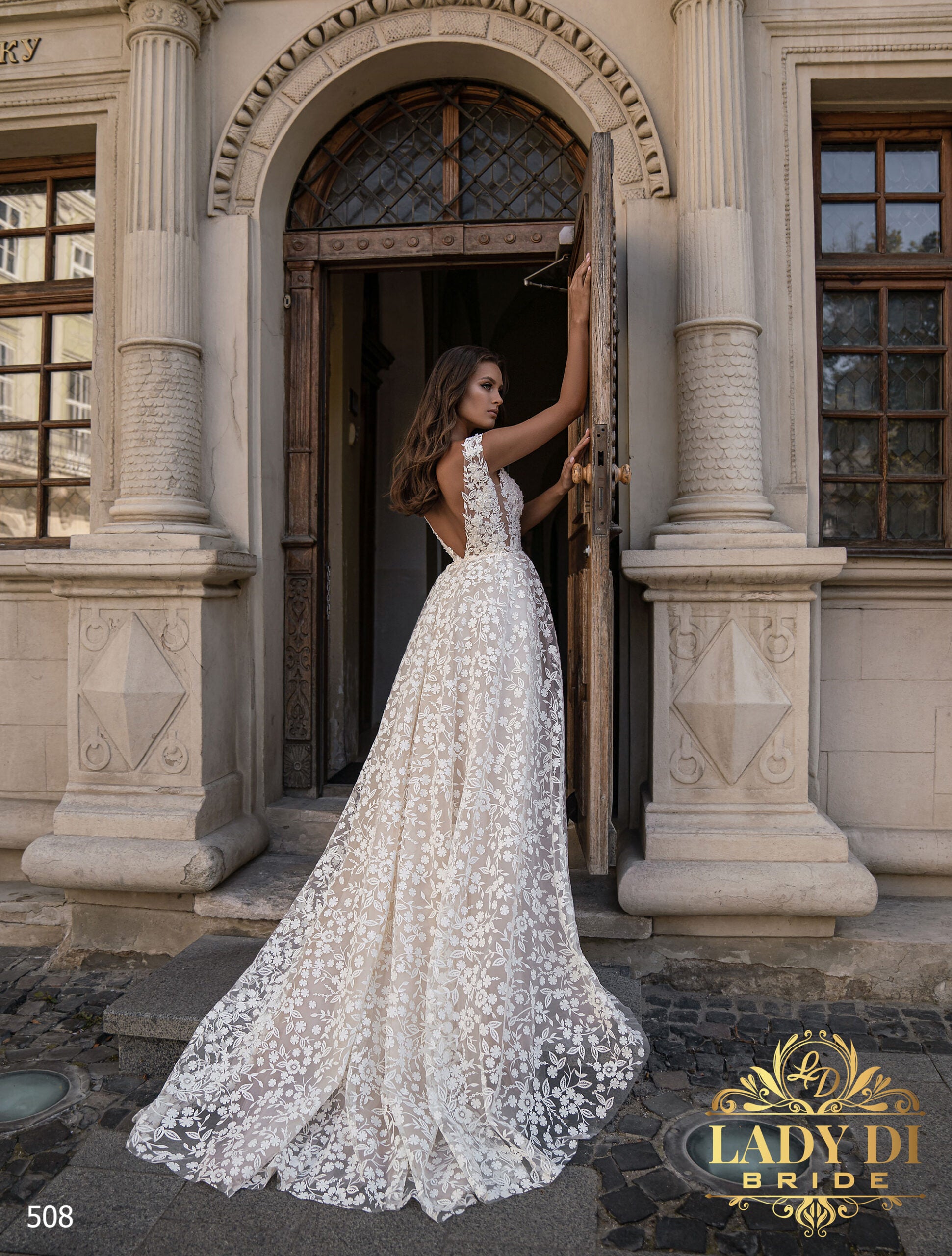 Robe de mariée brodée avec traîne légère – Modèle Lady Di 508 sur mesure