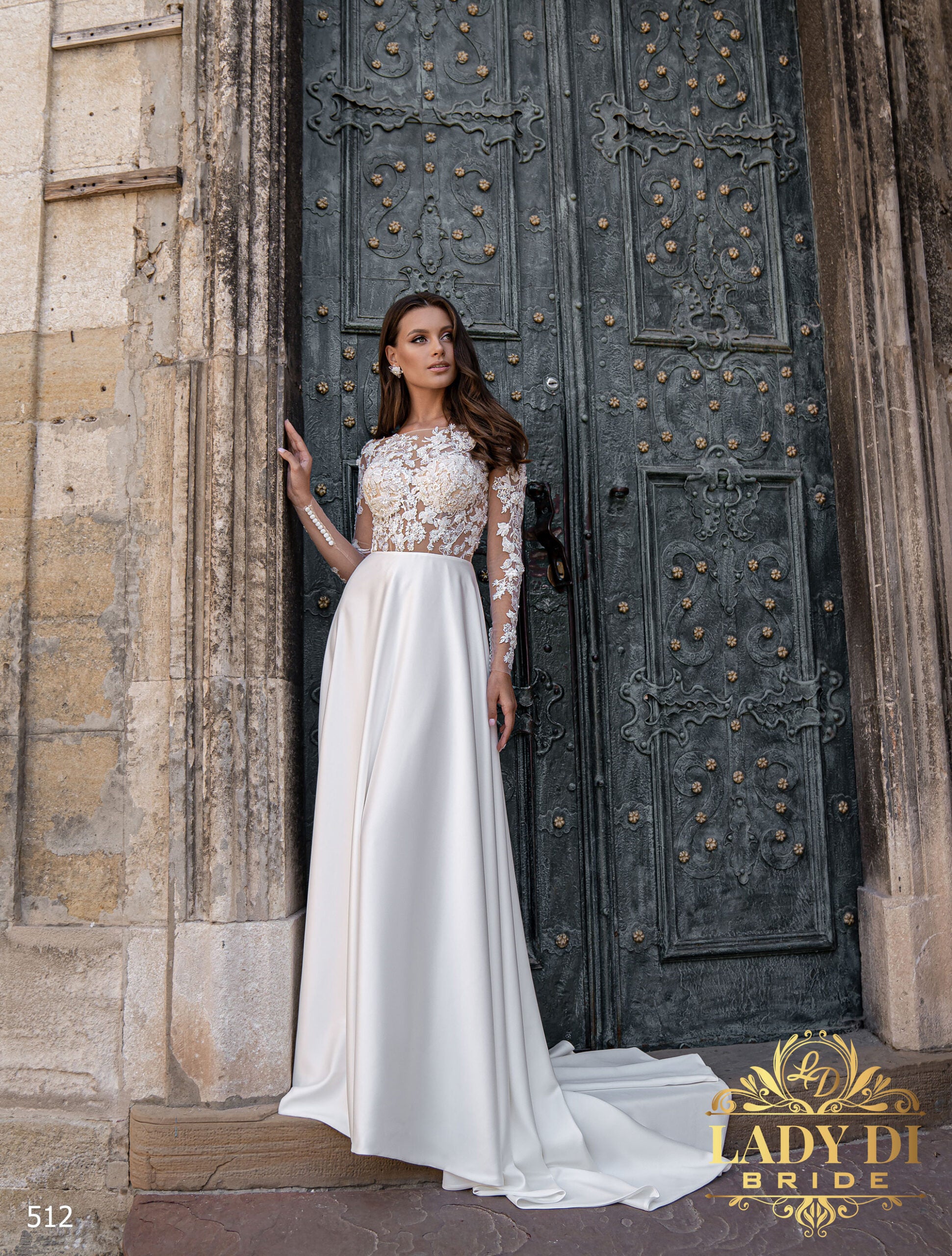Robe de mariée bohème brodée satin manteau amovible manches longues – Lady Di 512 sur mesure