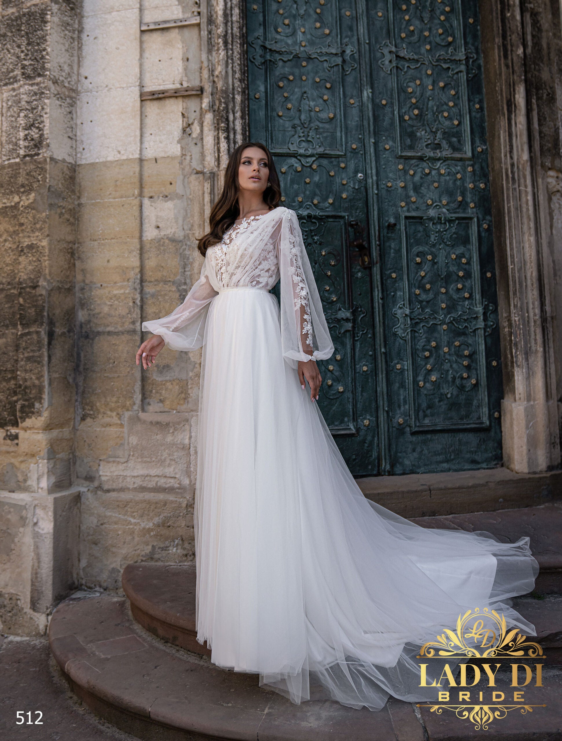 Robe de mariée bohème brodée satin manteau amovible manches longues – Lady Di 512 sur mesure