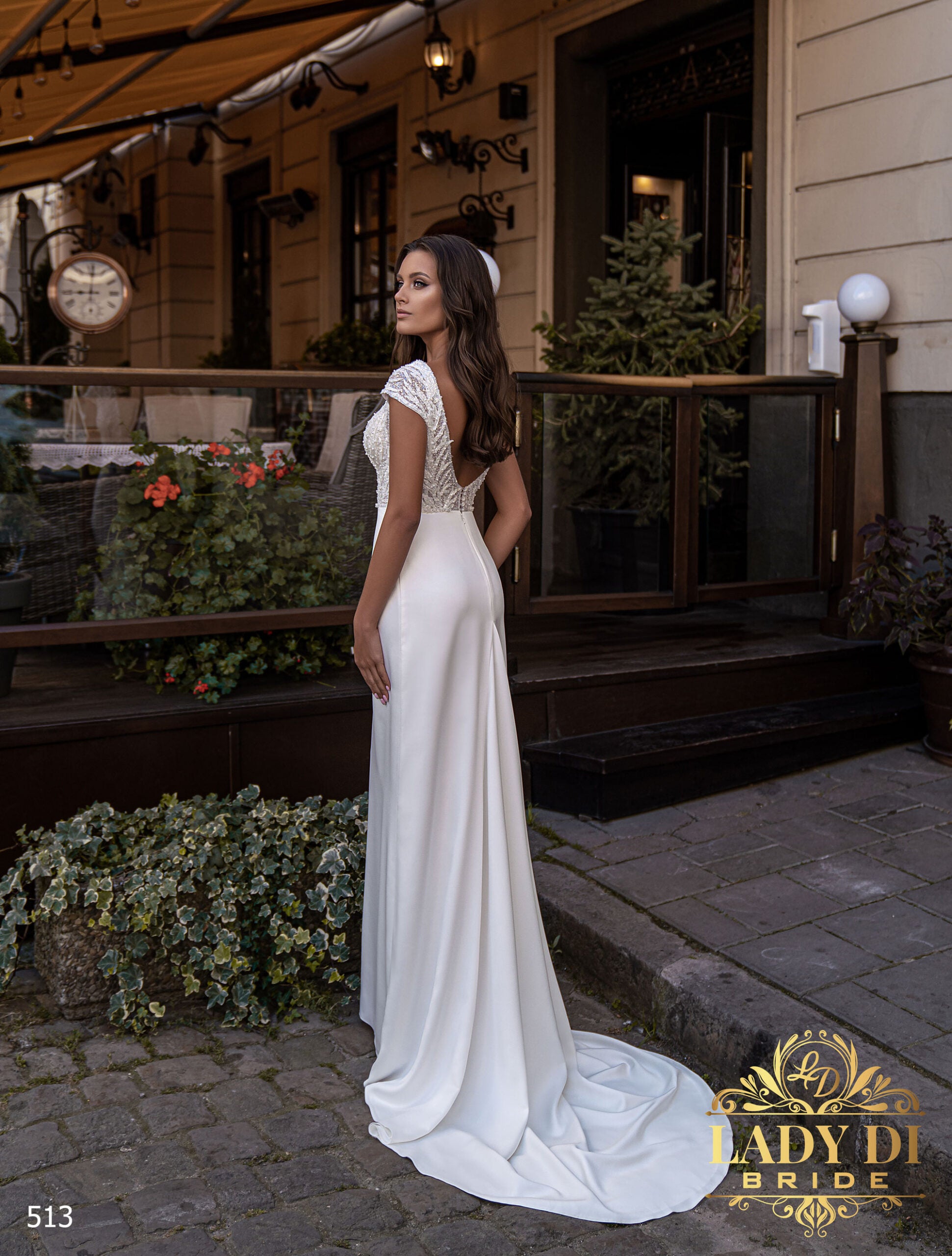 Robe de mariée sirène fourreau chic en crêpe, dentelle, brillante – Lady Di 513 sur mesure