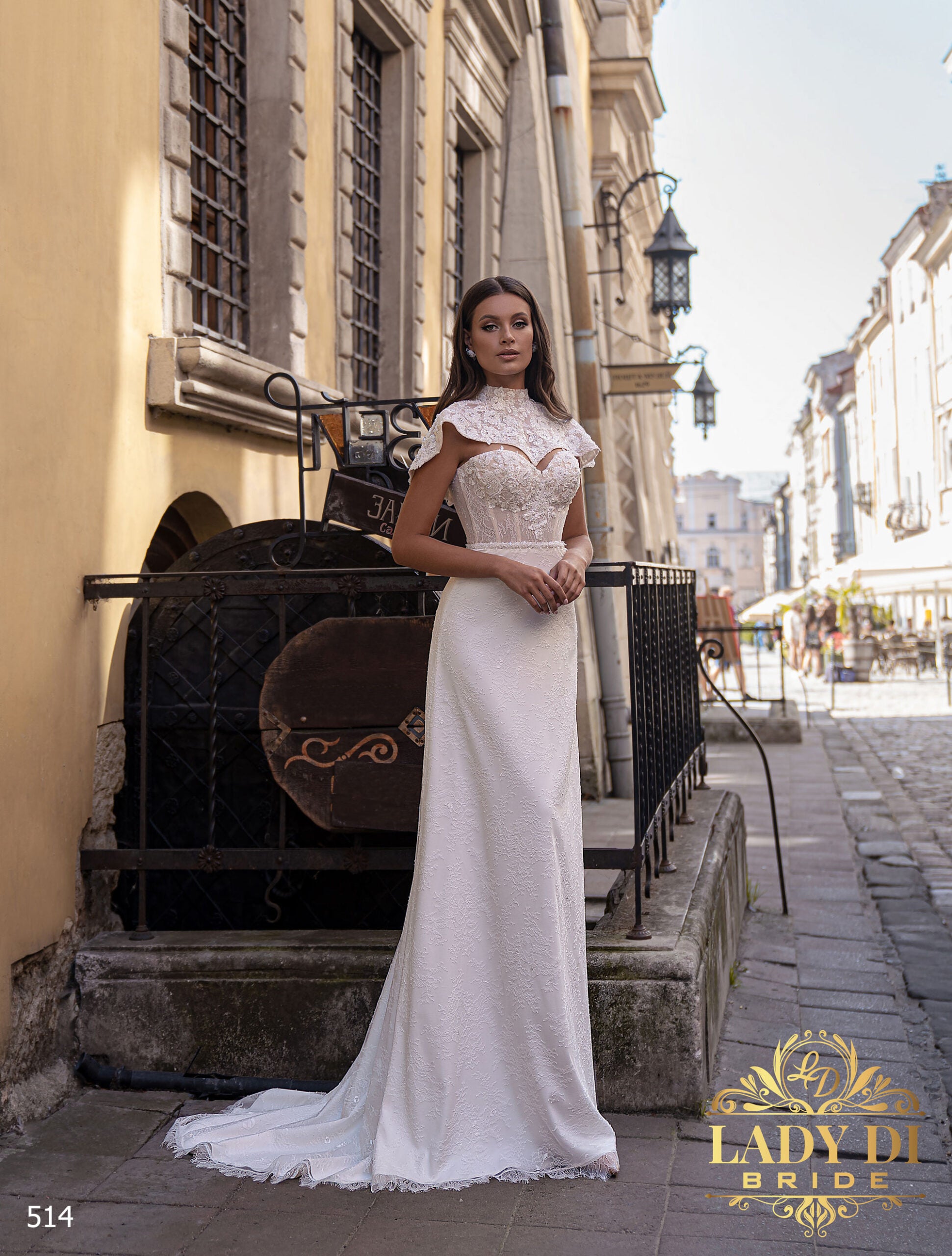 Robe de mariée sirène en dentelle avec cape col haut amovible – Lady Di 514 sur mesure