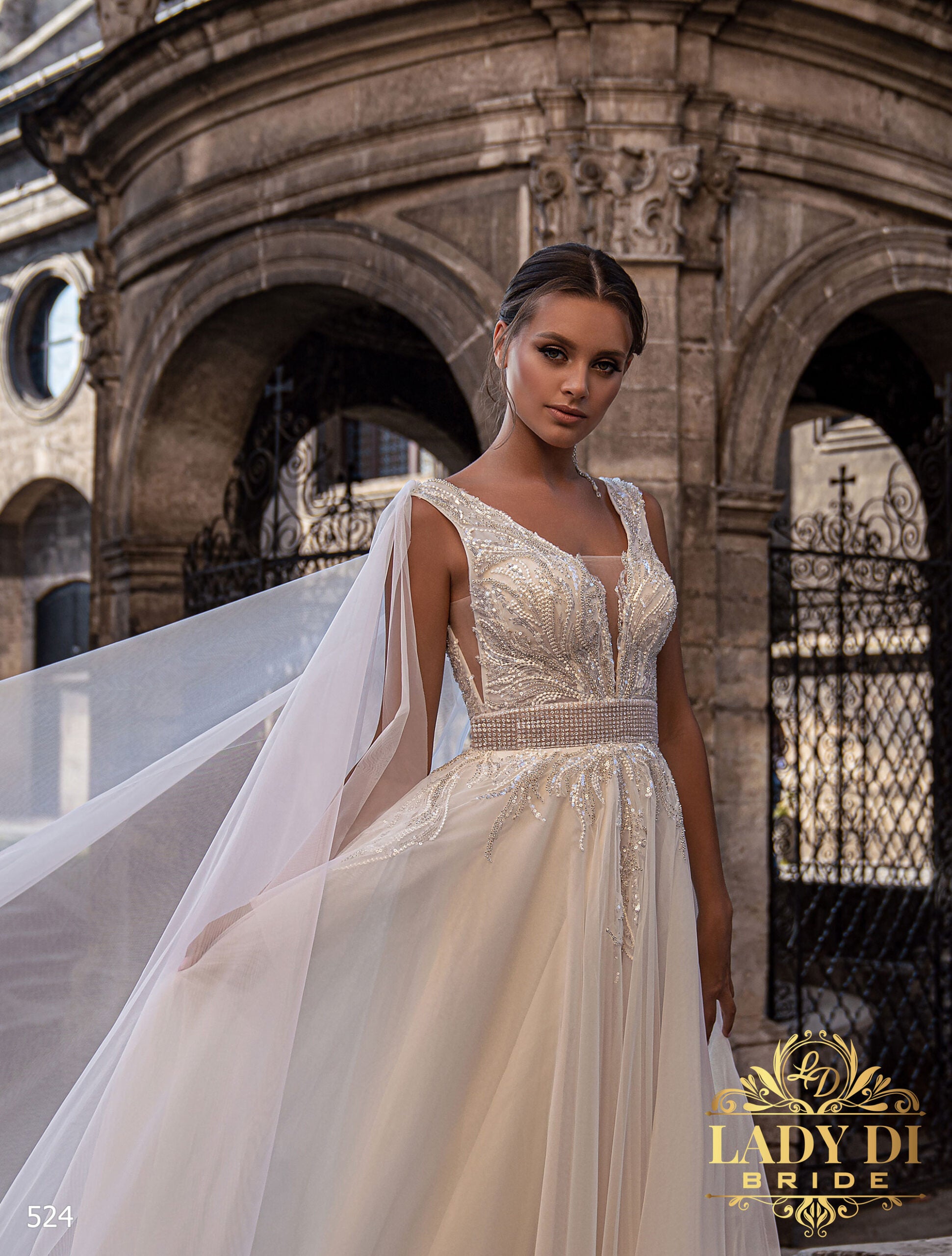 Robe de mariée trapèze Lady Di Bride 524 – Dentelle perlée, jupe fluide tulle et dos à lacet