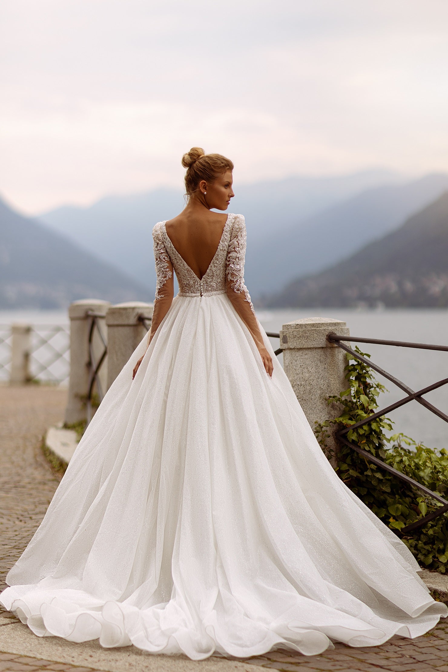 Robe de mariée Lady Di Bride 1026 – Jupe princesse en tulle scintillant et corsage en dentelle
