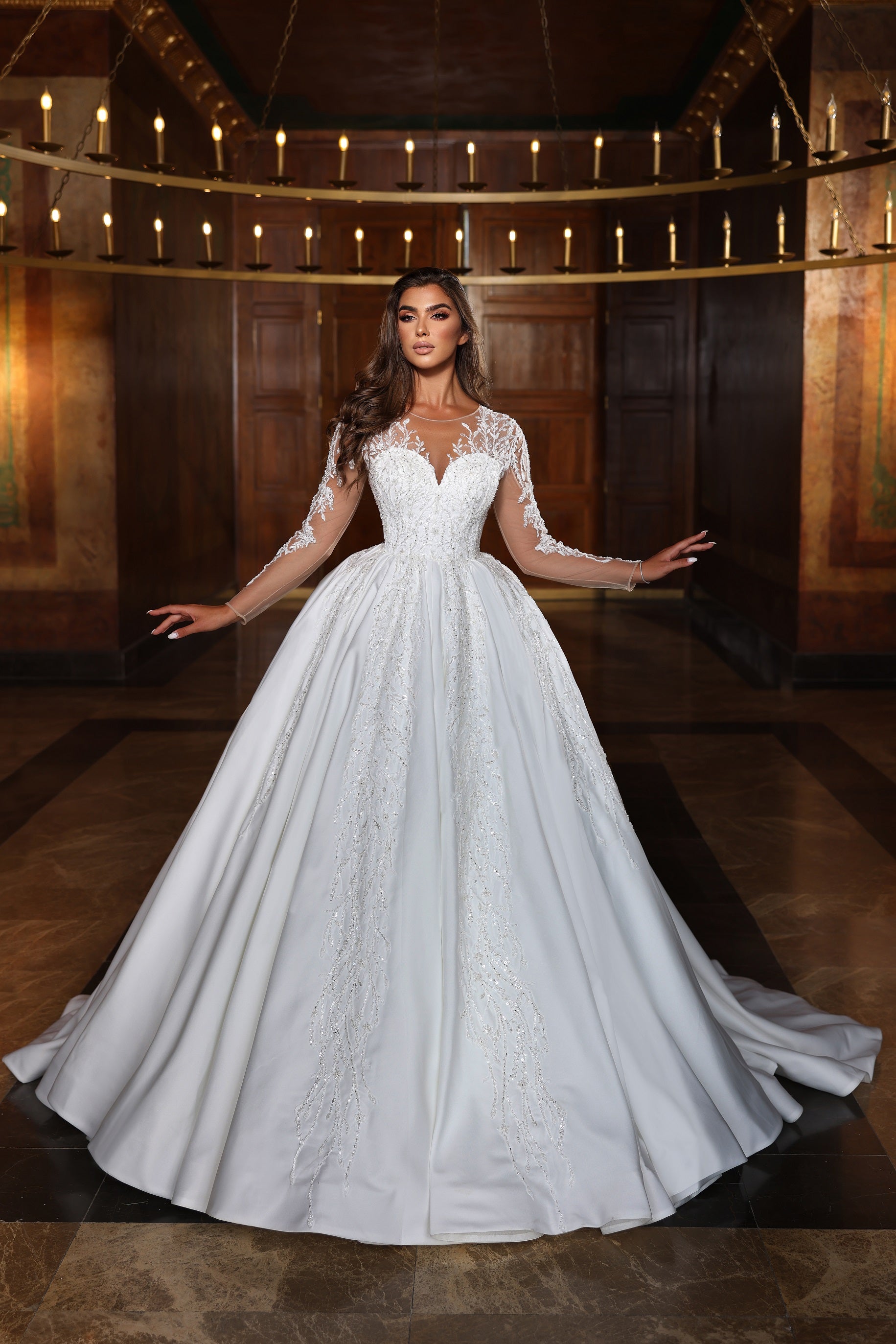 Robe de mariée Lady Di Bride 1102 – Princesse satinée à manches longues en dentelle