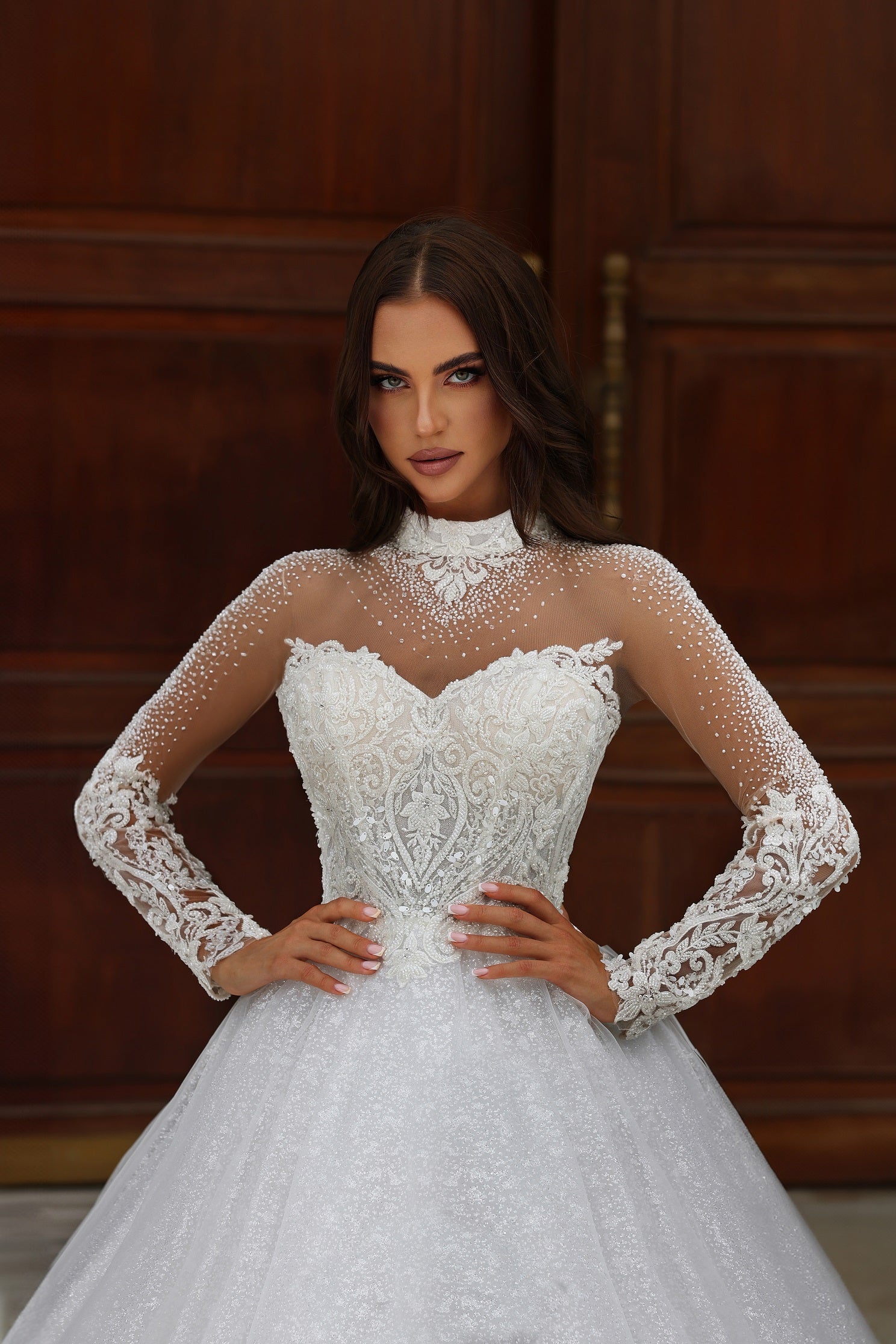 Robe de mariée Lady Di Bride 1115 – Princesse col haut, manches longues, dentelle, brillant