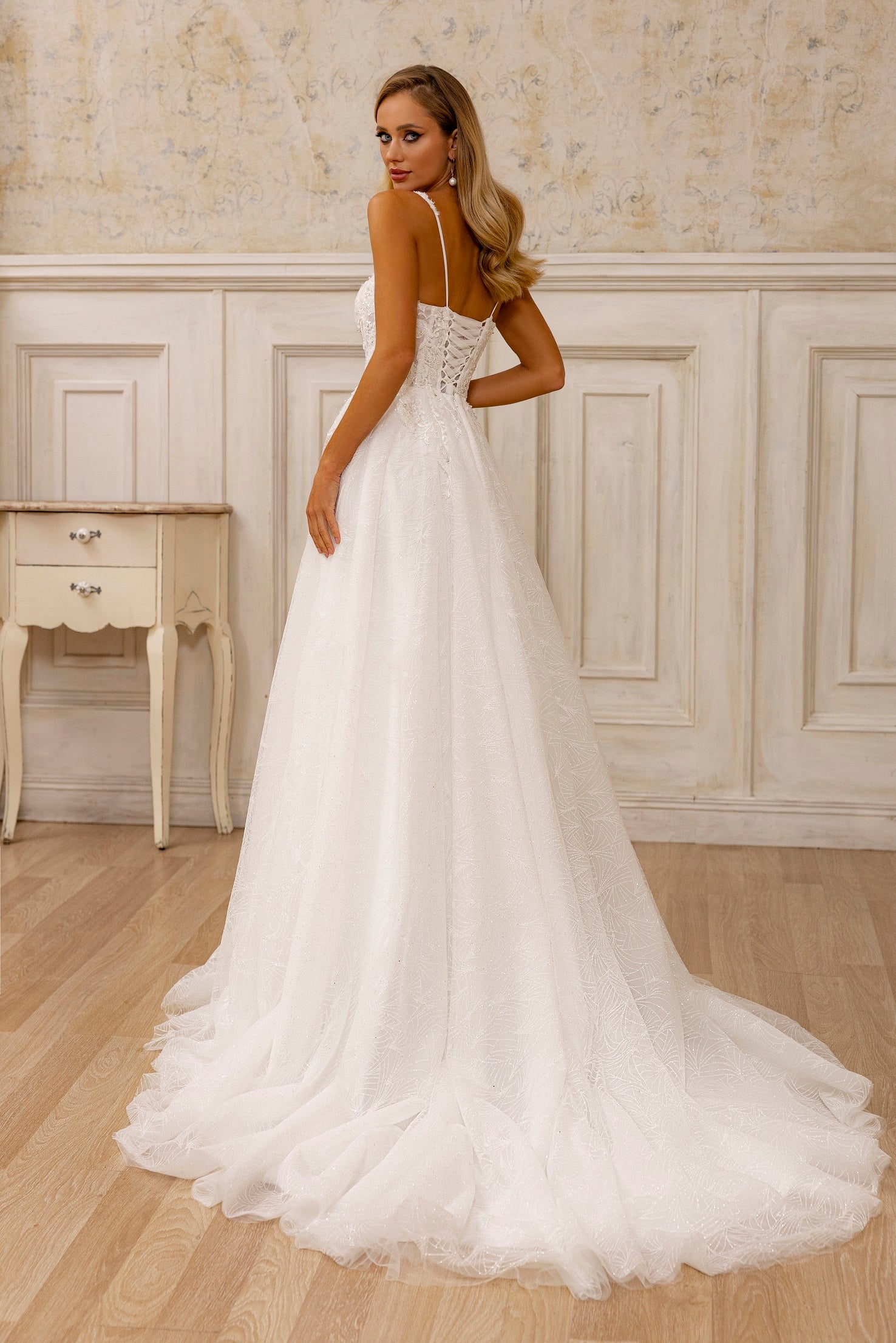 Robe de mariée Lady Di Bride 1214 – A-line en dentelle florale avec dos corset, bretelles