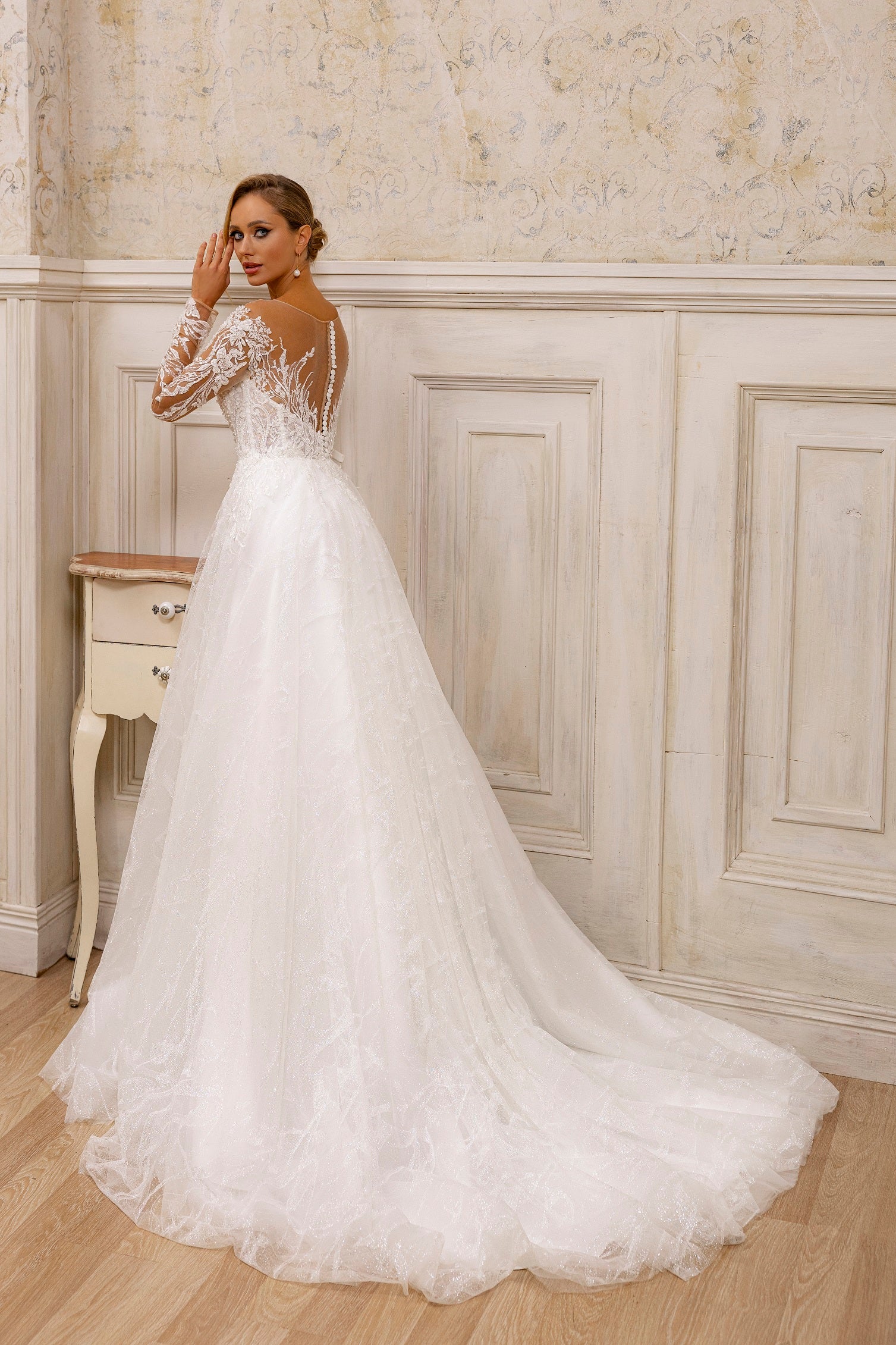 Robe de mariée Lady Di Bride 1217 – A-line en dentelle scintillante avec manches longues