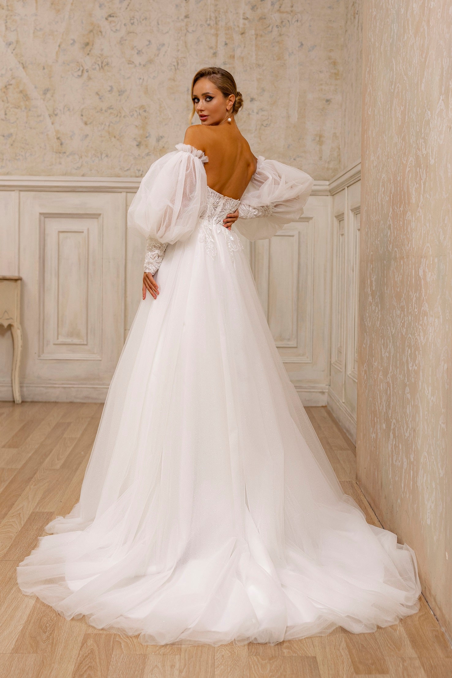 Robe de mariée Lady Di Bride 1218 – Bustier cœur avec manches bouffantes amovibles et fente