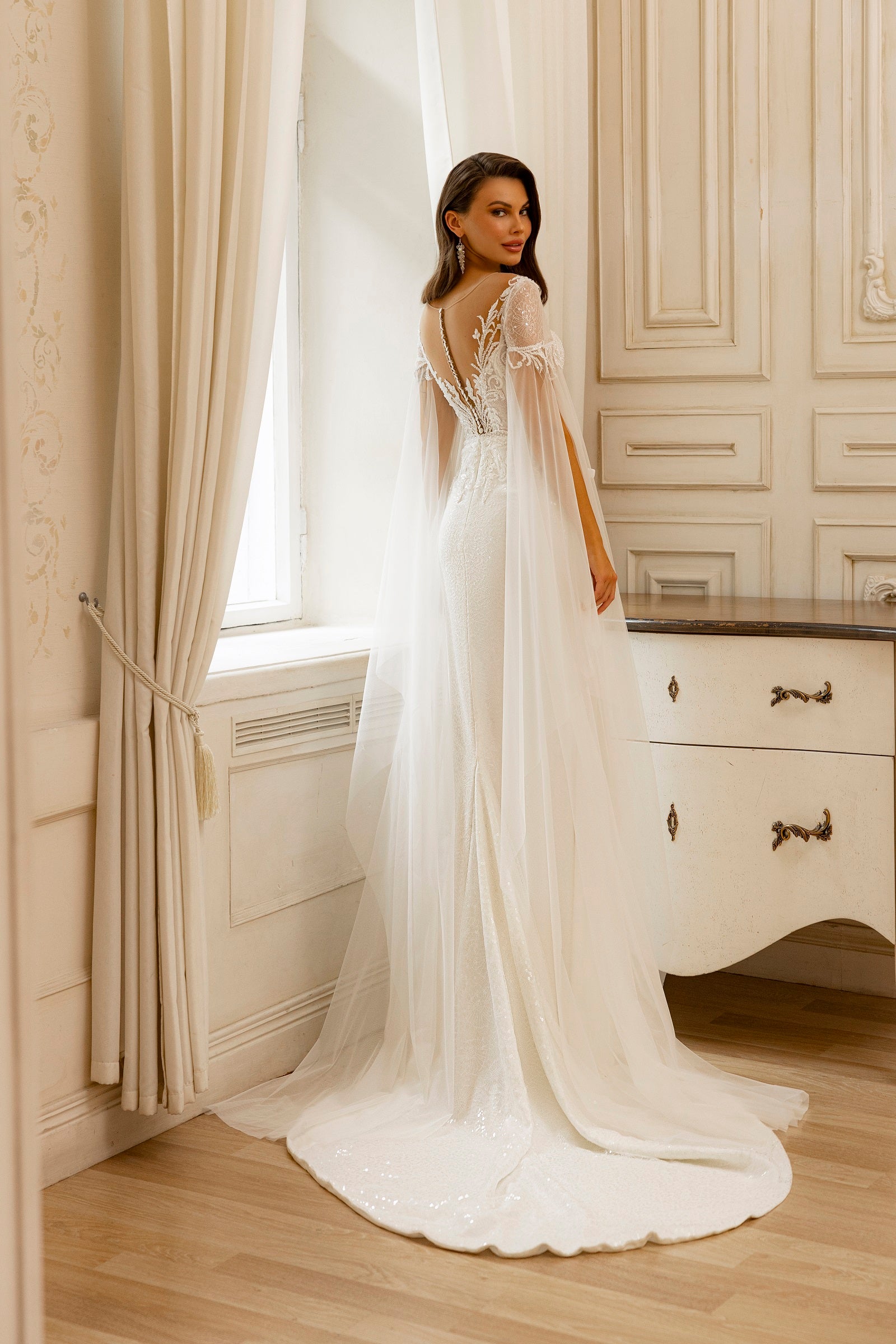 Robe de mariée Lady Di Bride 1227 – Sirène en dentelle avec manches cape amovibles