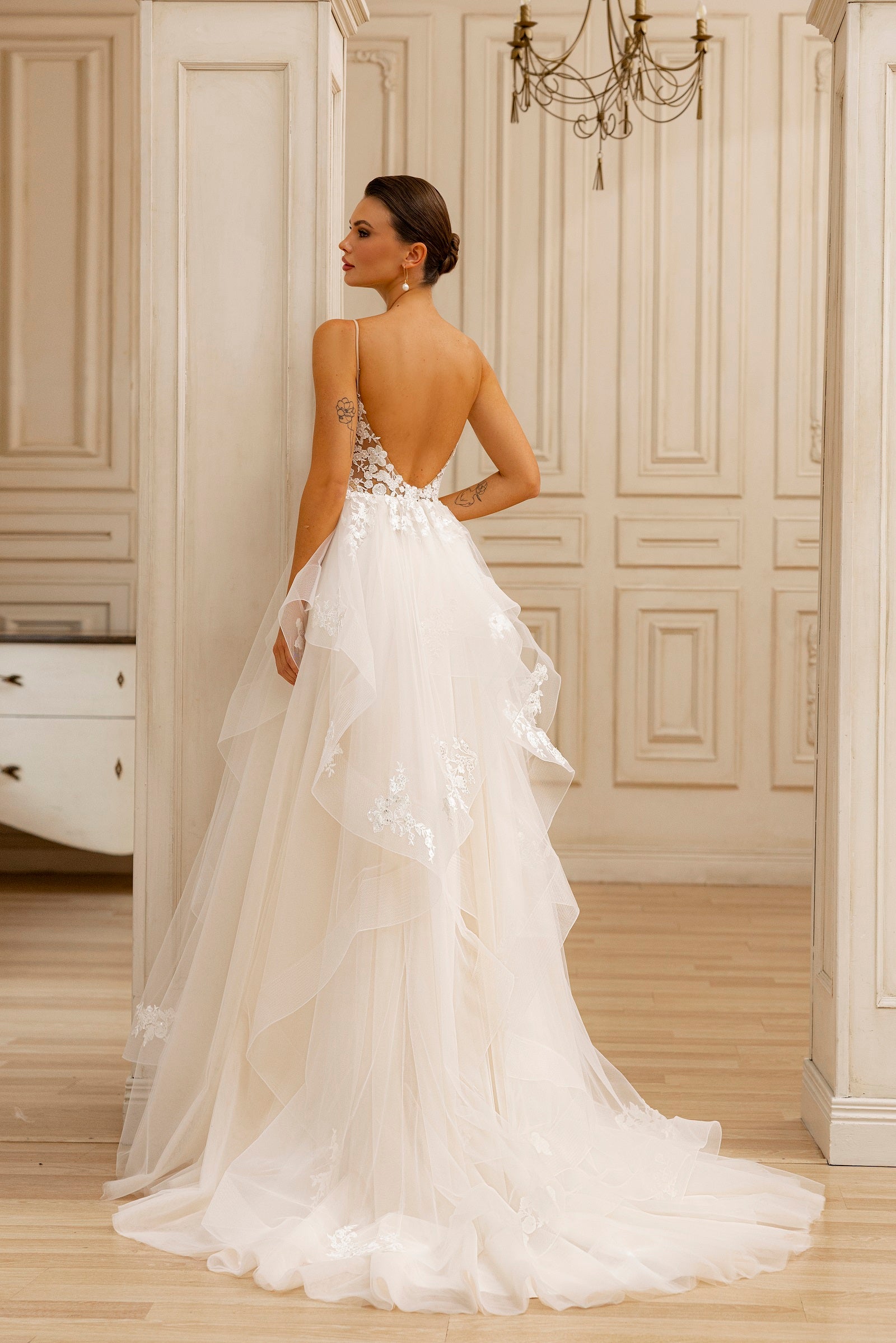 Robe de mariée Lady Di Bride 1229 – fines bretelles, dentelle et jupe déstructuré en tulle