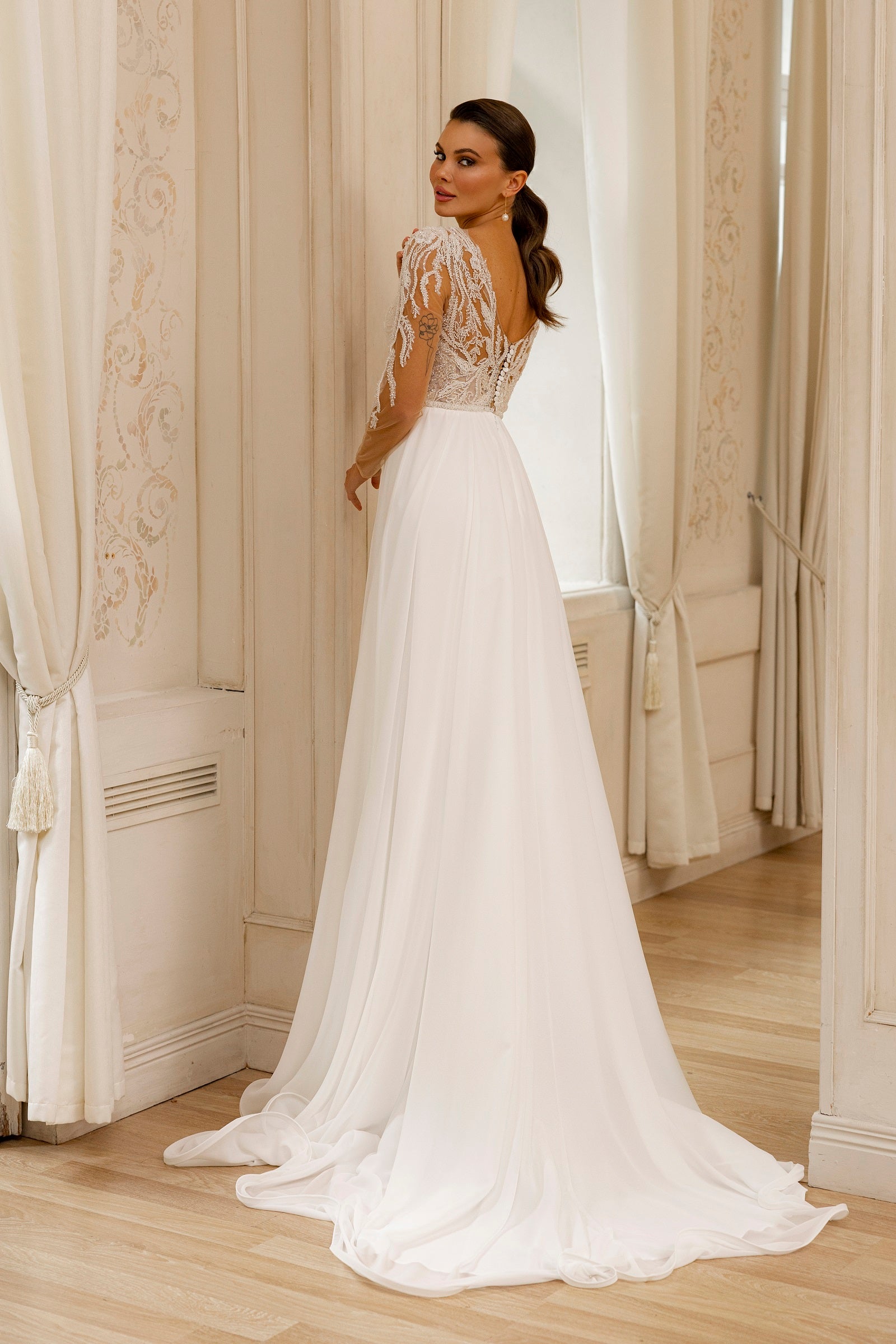 Robe de mariée Lady Di Bride 1232 – A-line mousseline dentelle et manches longues avec fente