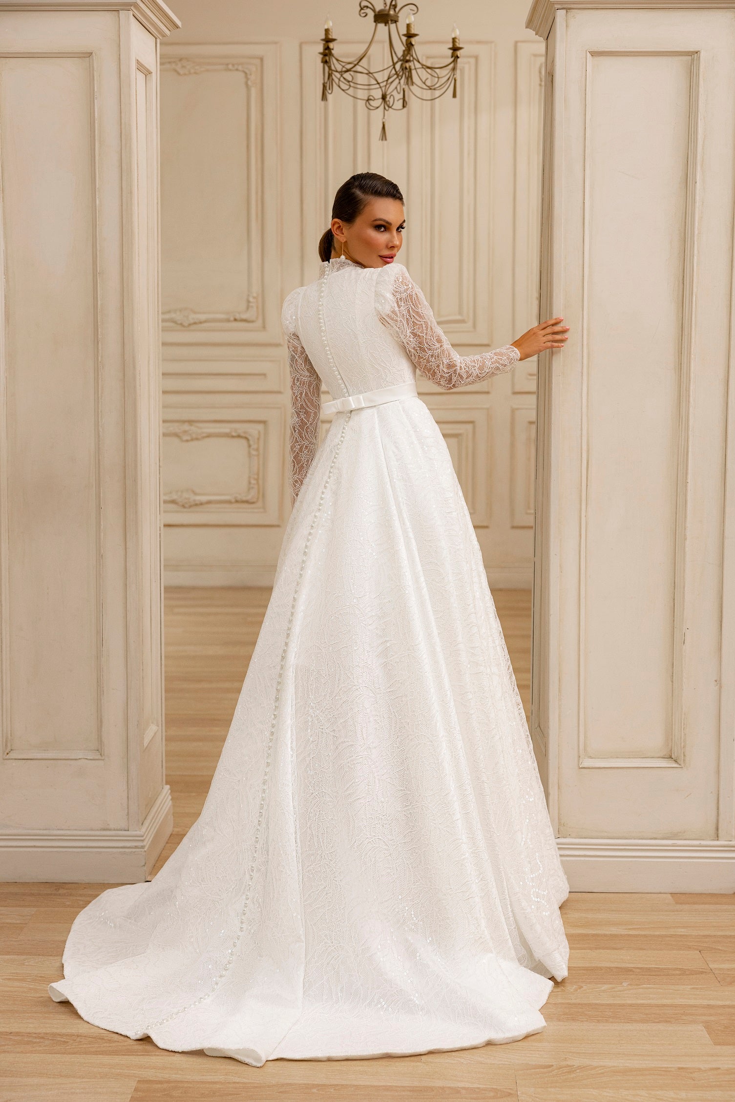 Robe de mariée Lady Di Bride 1234 – Princesse, manches longues et col montant