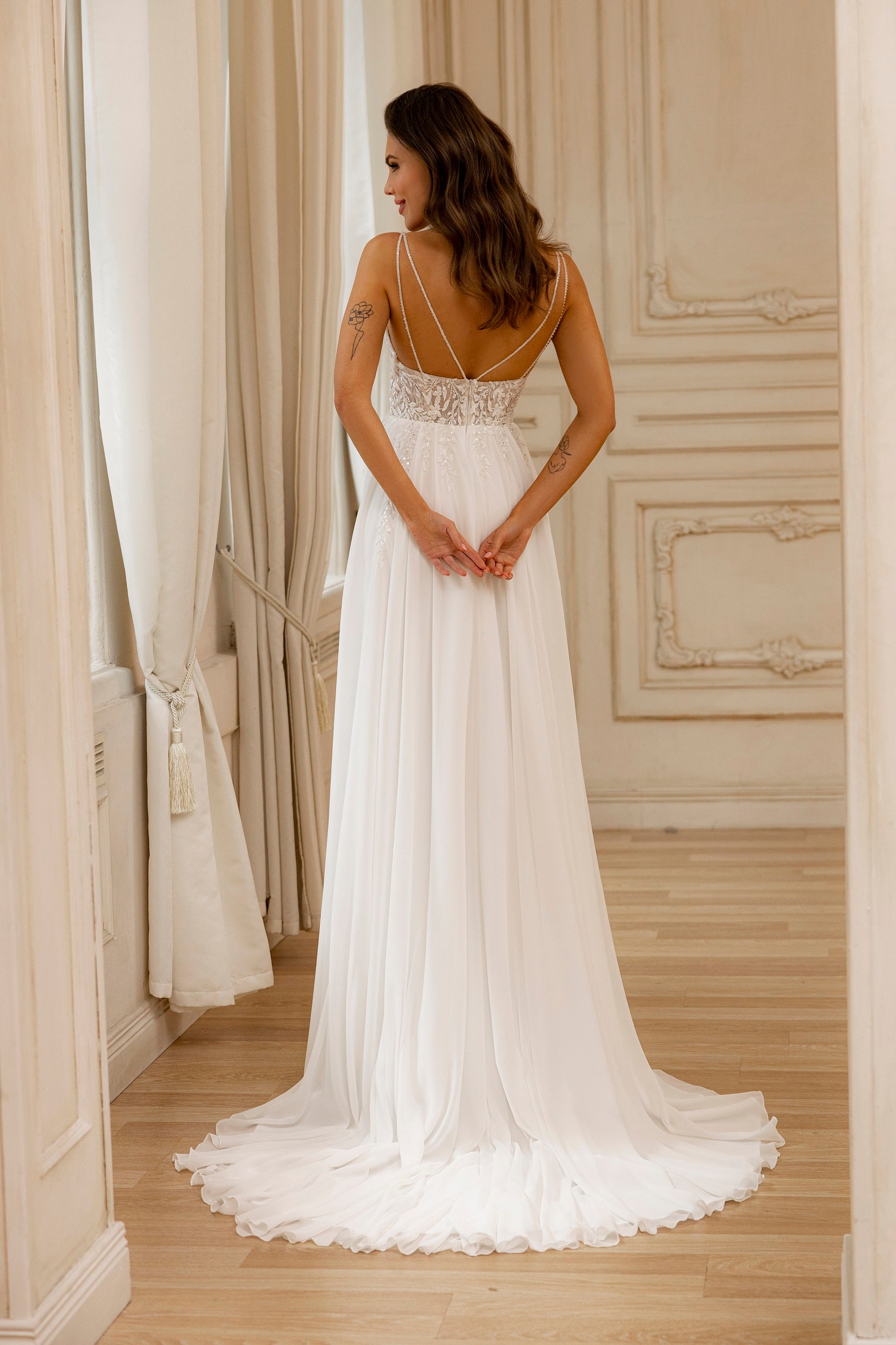 Robe de mariée Lady Di Bride 1237 – Mousseline 2en1 fluide et décolleté en V avec fines bretelles