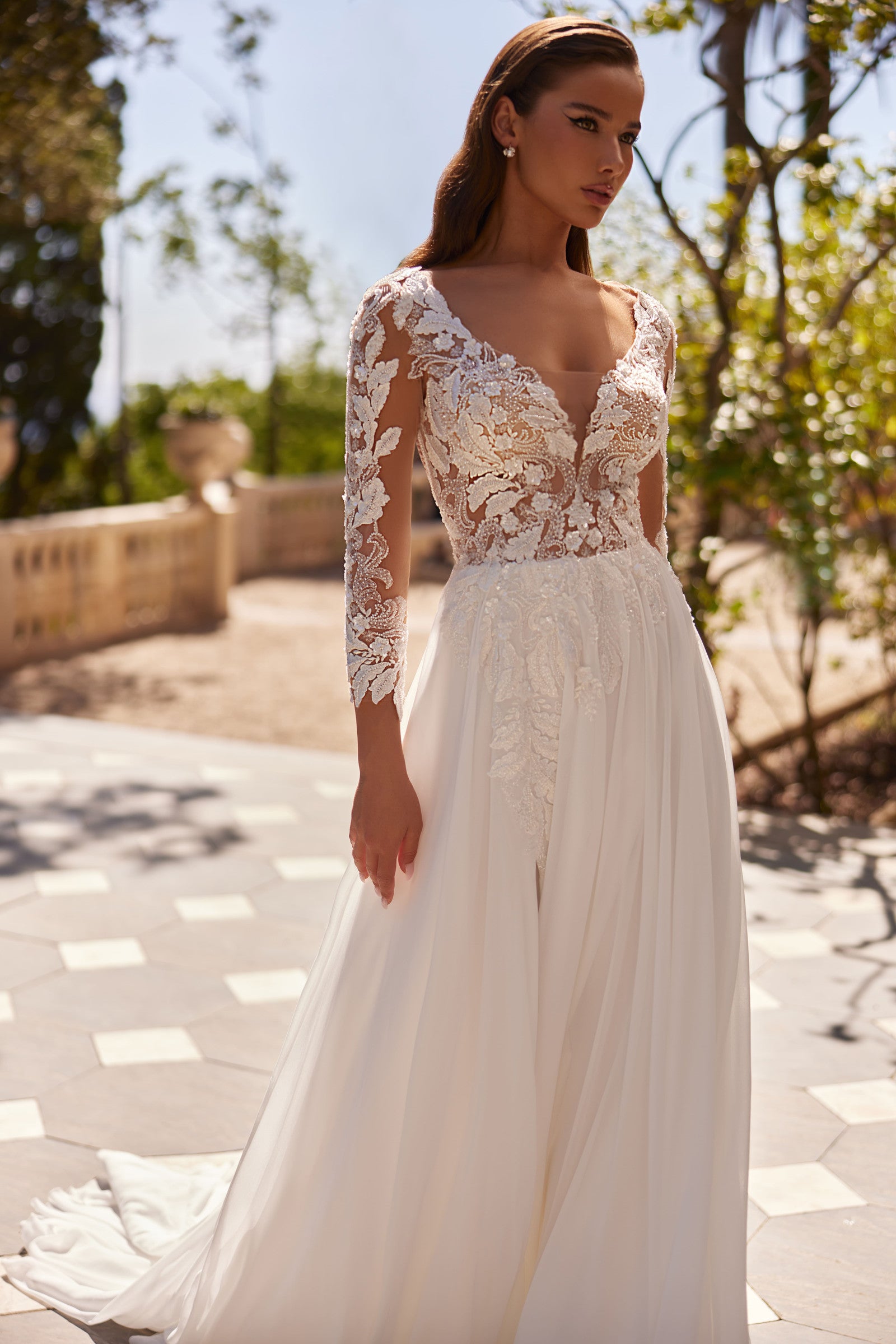 Robe de mariée bohême Lady Di Bride 1408 –  Mousseline, manches longues, dentelle et fente