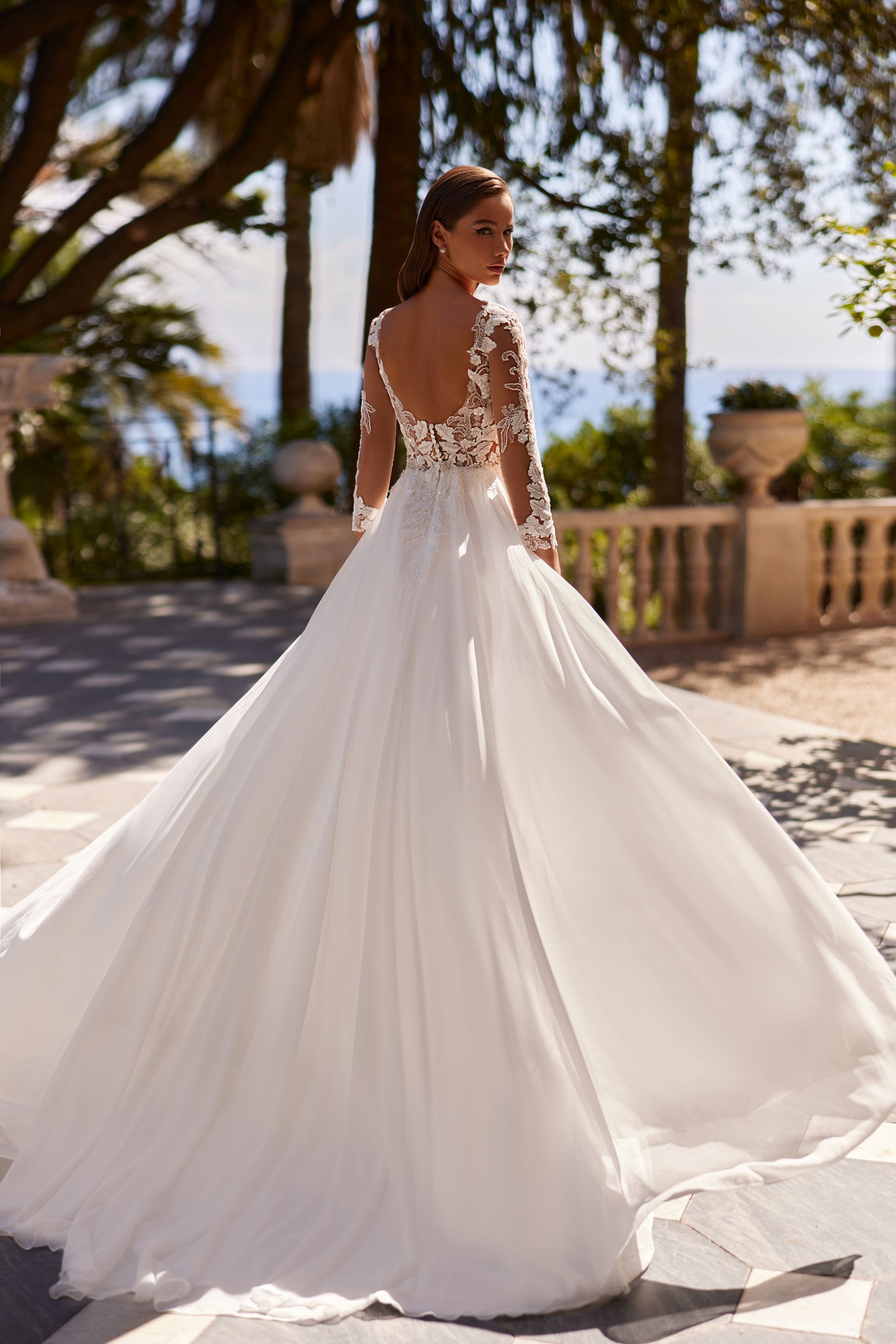 Robe de mariée bohême Lady Di Bride 1408 –  Mousseline, manches longues, dentelle et fente