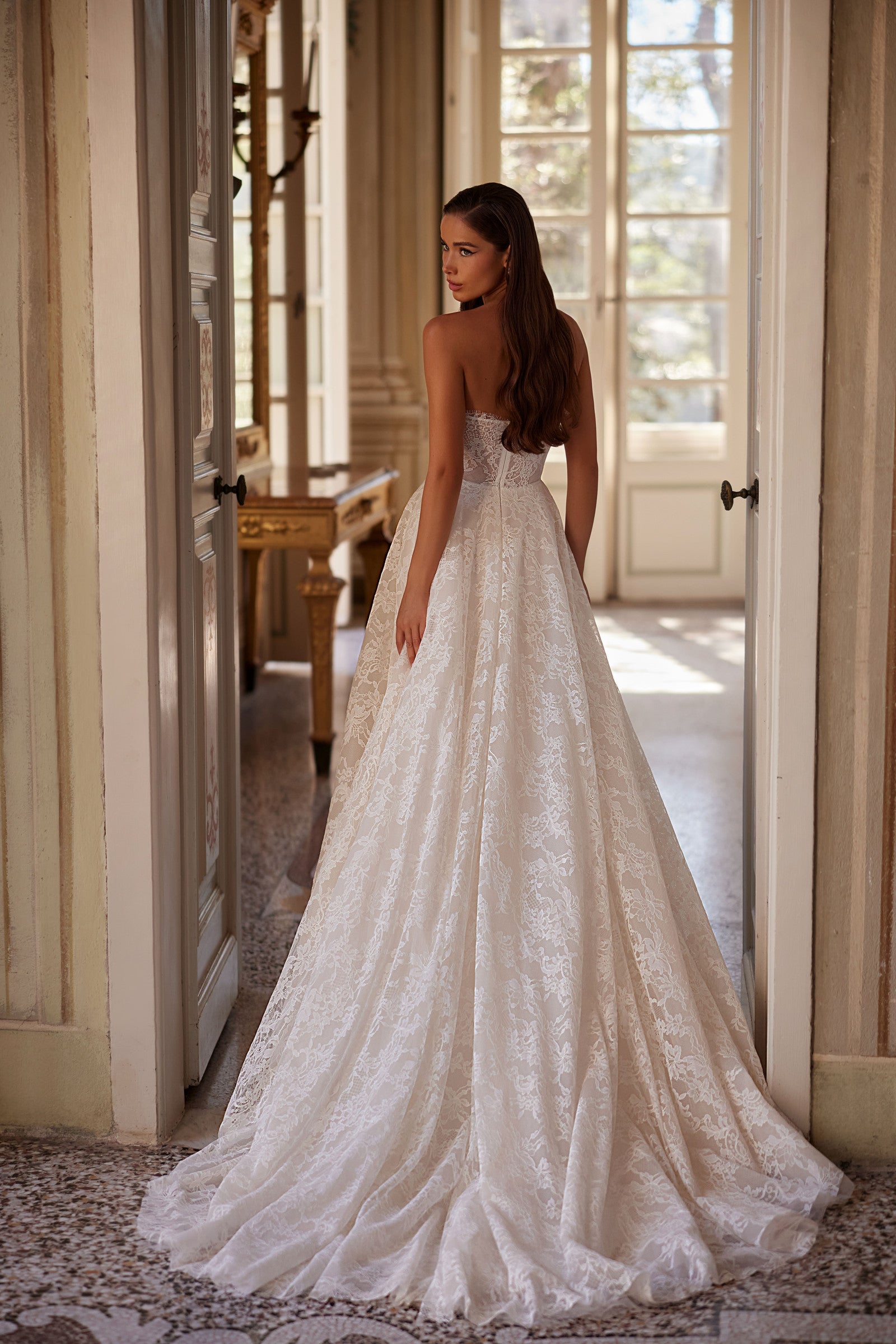 Robe de mariée Lady Di Bride 1410 – Élégance tout en dentelle bustier corset A-line