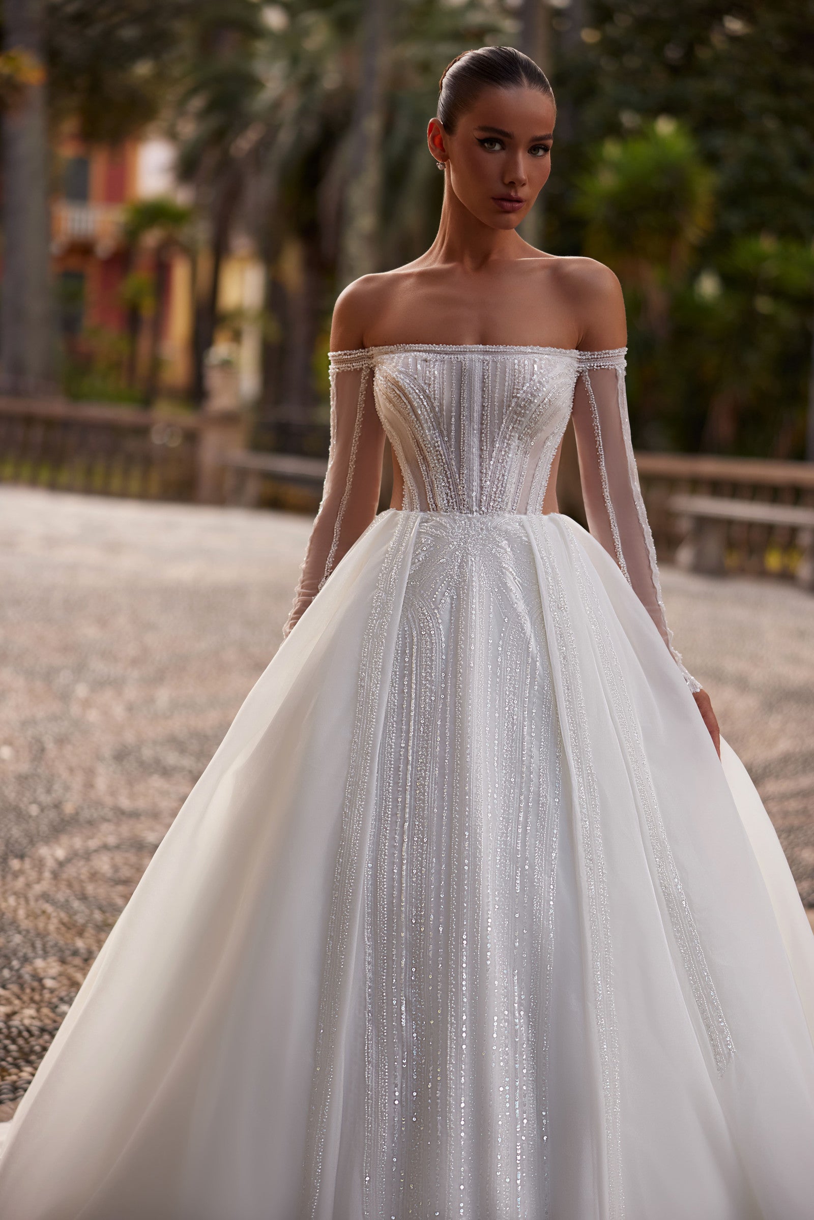 Robe de mariée Lady Di Bride 1414 – Épaules dénudées et jupe princesse scintillante