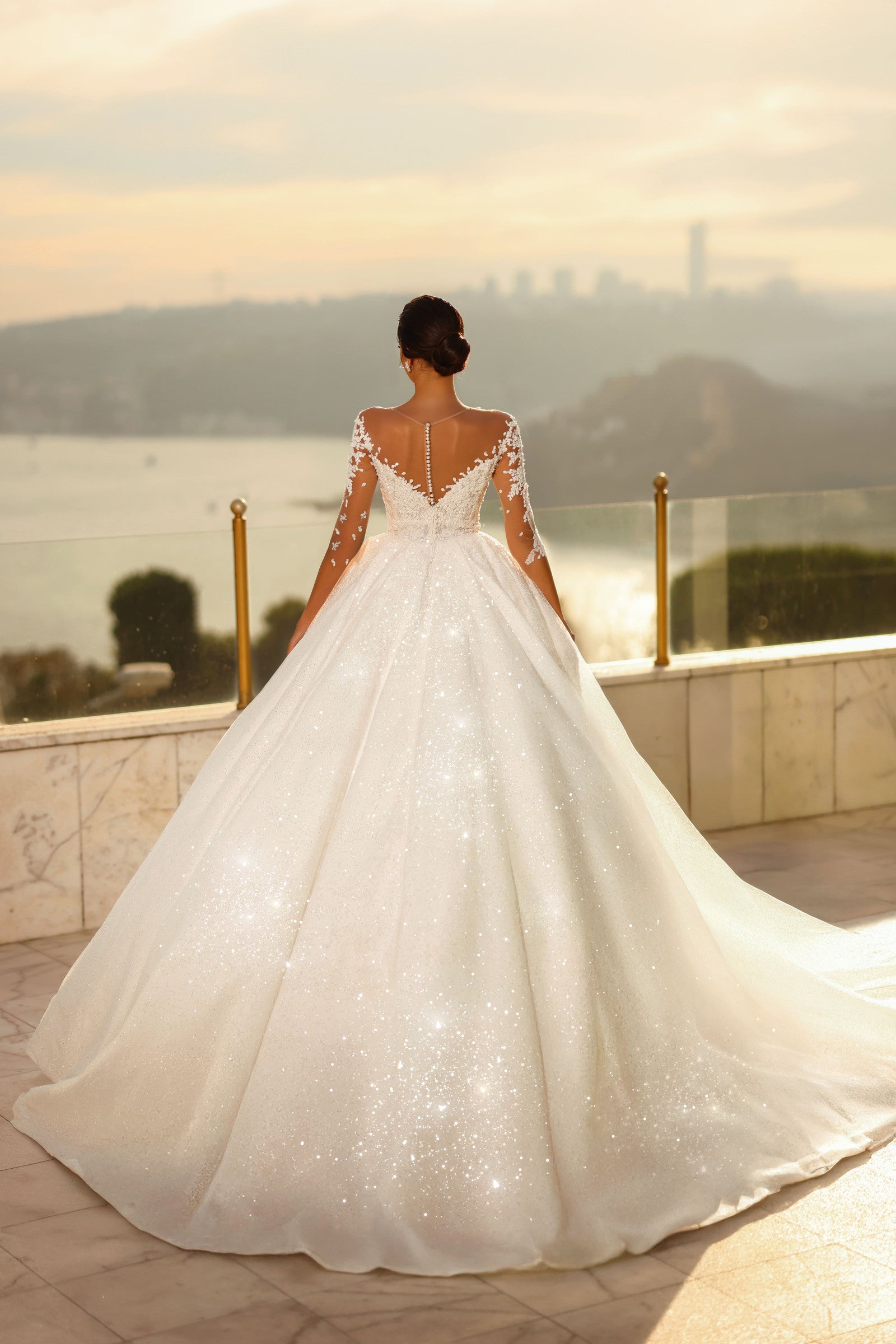 Robe de mariée Lady Di Bride 1501 – Princesse dentelle, col bateau, tulle scintillant et manches 3/4