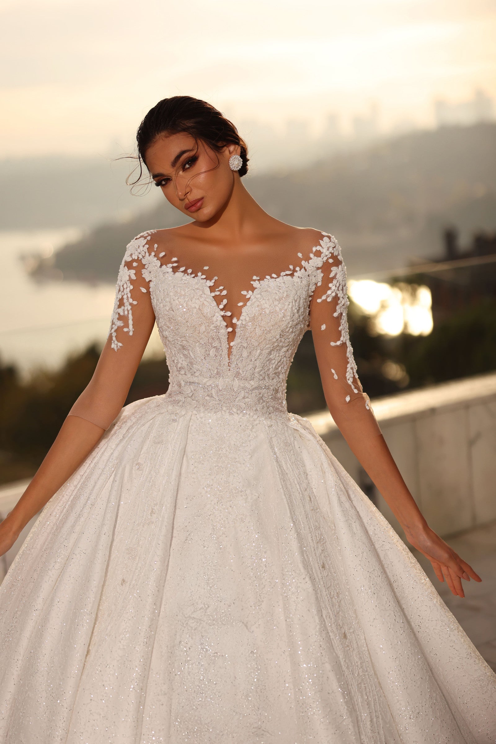 Robe de mariée Lady Di Bride 1501 – Princesse dentelle, col bateau, tulle scintillant et manches 3/4