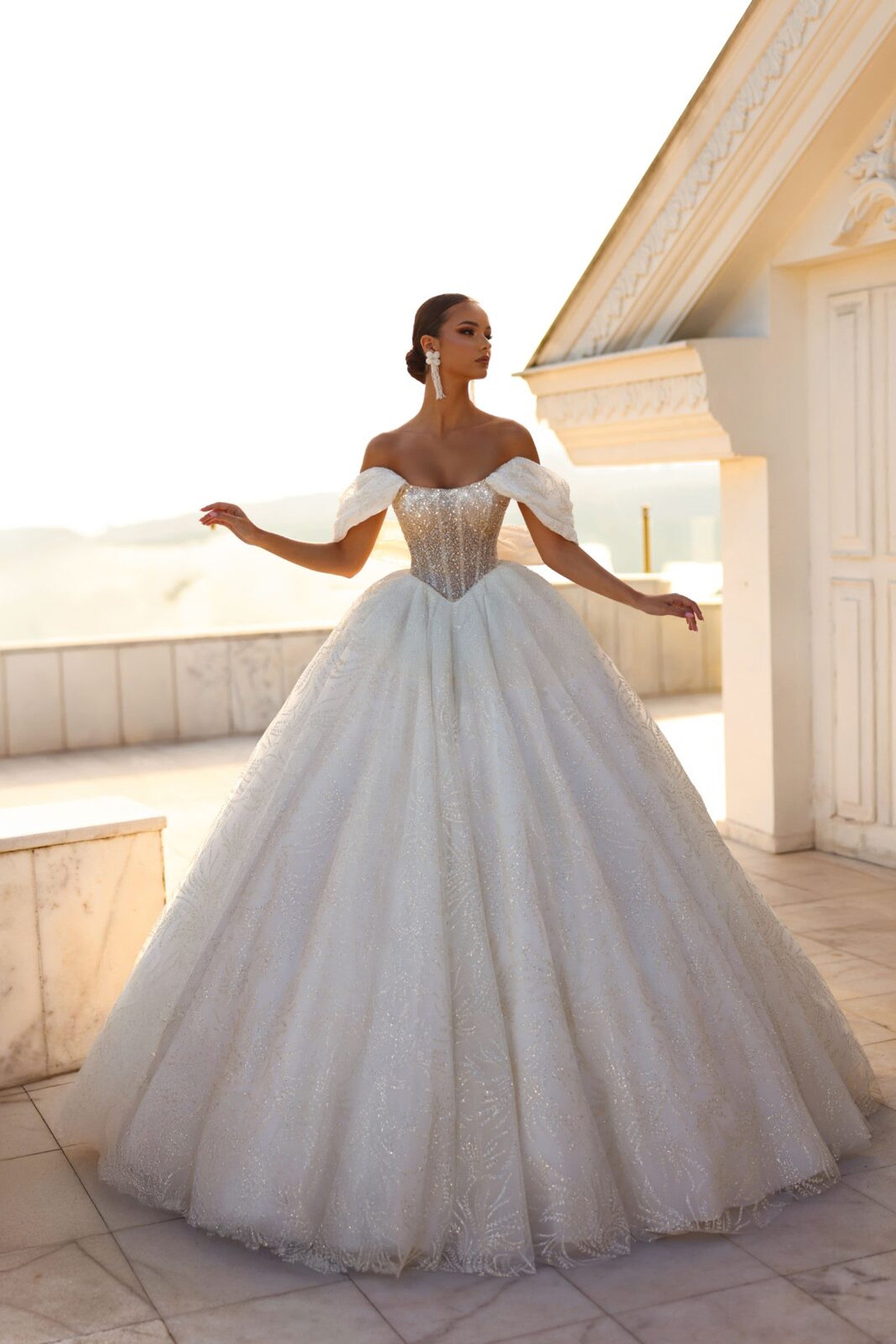 Robe de mariée Lady Di Bride 1507 – Princesse bustier en pointe scintillant, manches tombantes amovibles