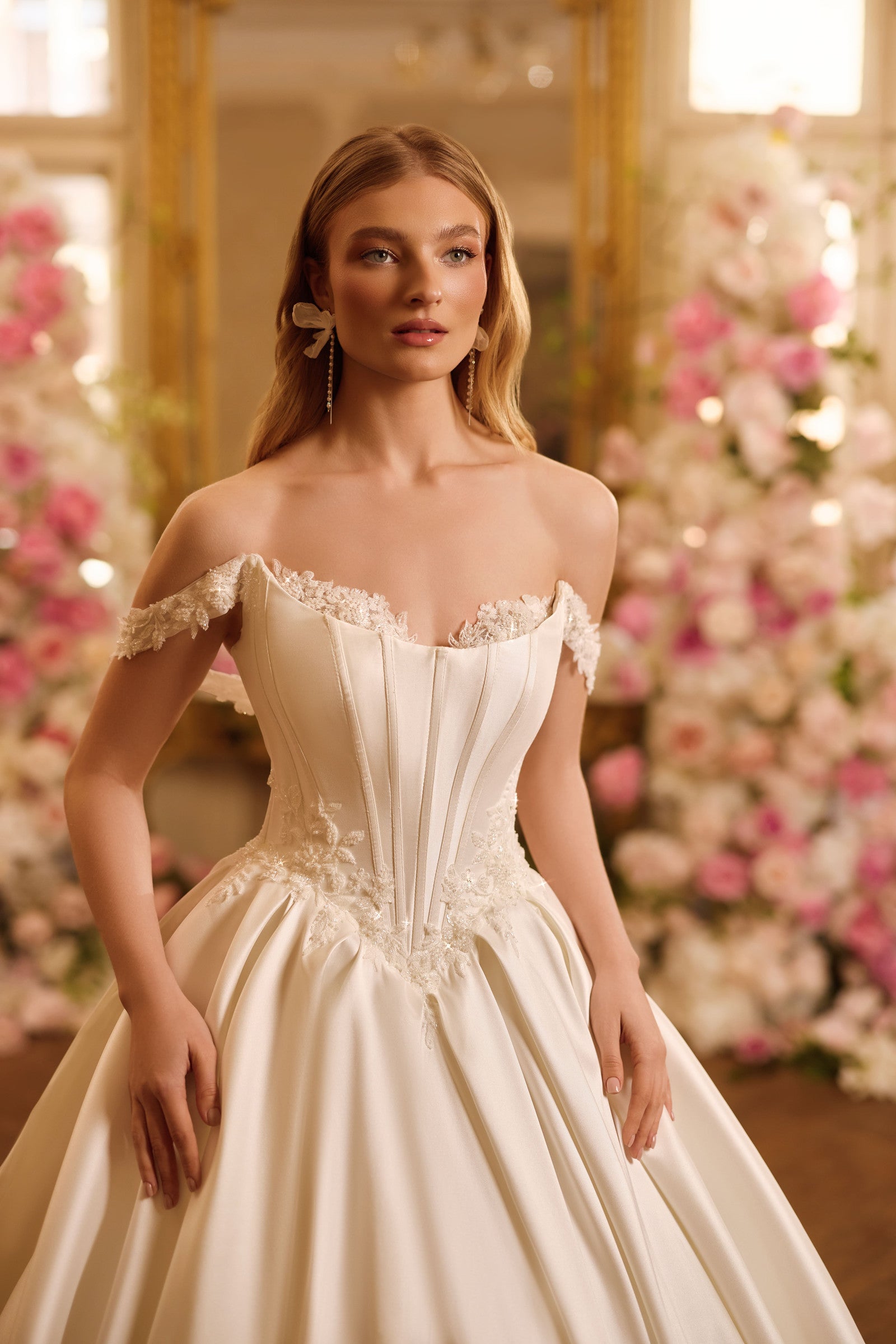 Robe de mariée Lady Di Bride 1602 – Princesse satinée corset à épaules tombantes