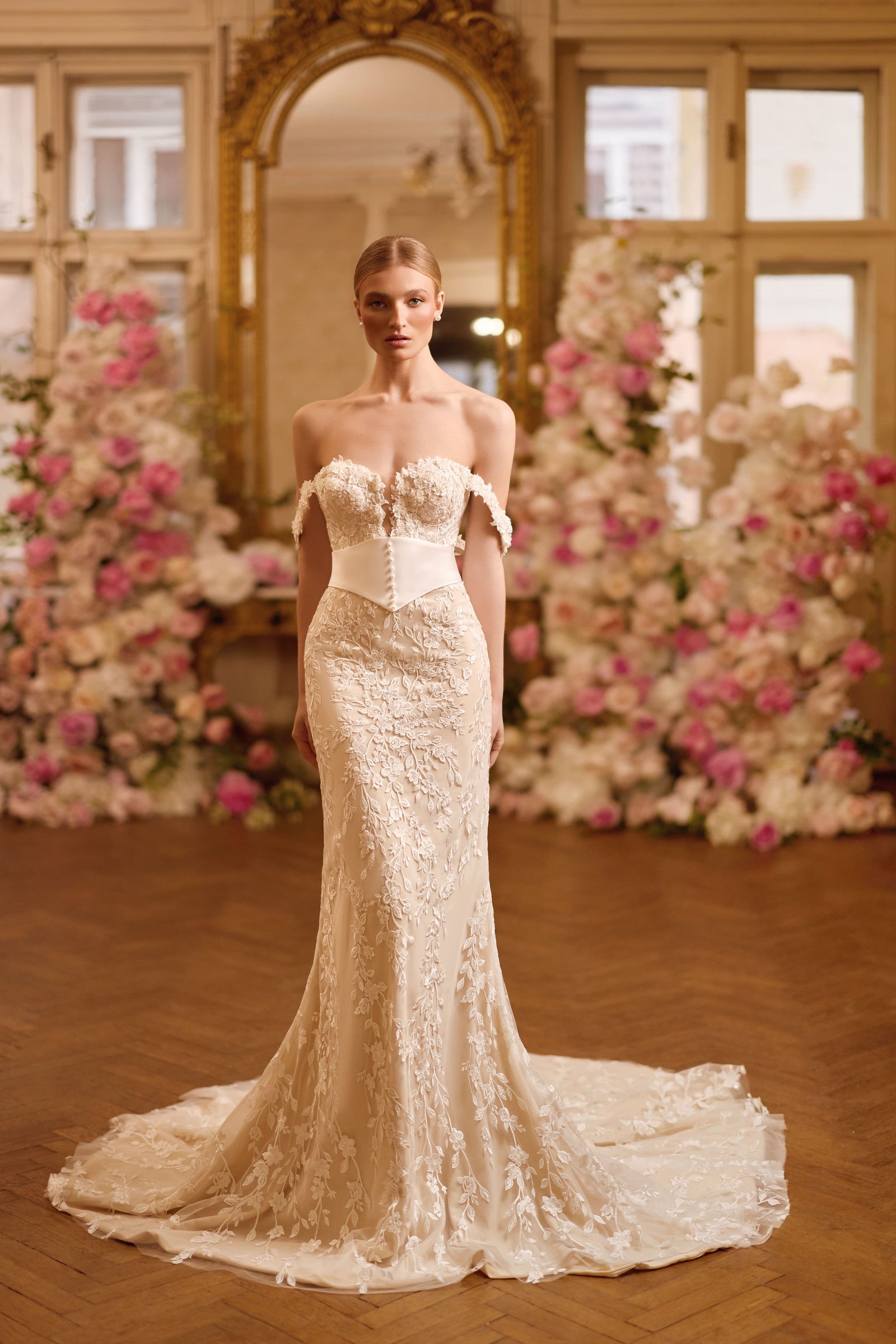 Robe de mariée Lady Di Bride 1608 – Robe sirène fourreau dentelle avec sur-jupe et corset amovible