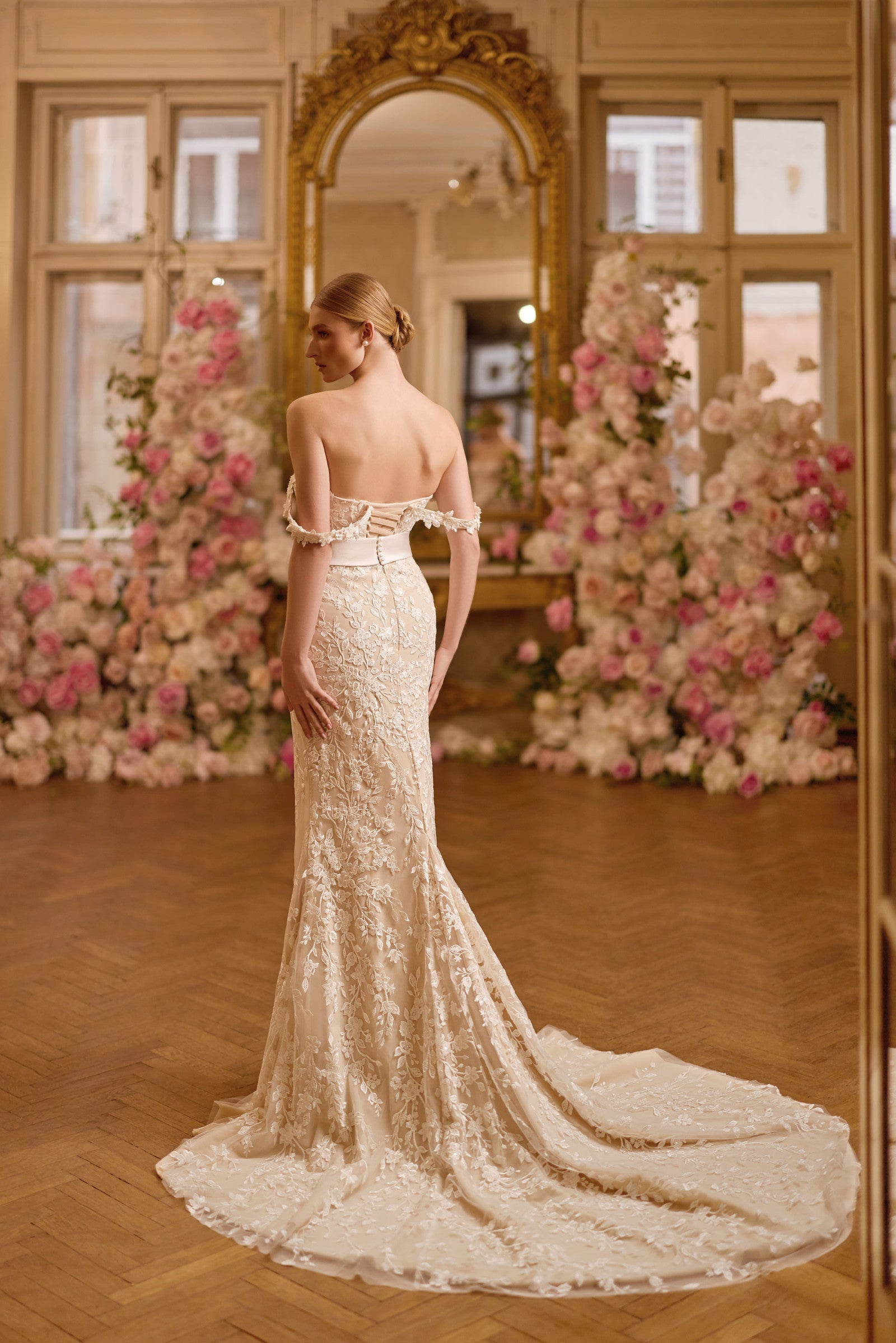 Robe de mariée Lady Di Bride 1608 – Robe sirène fourreau dentelle avec sur-jupe et corset amovible