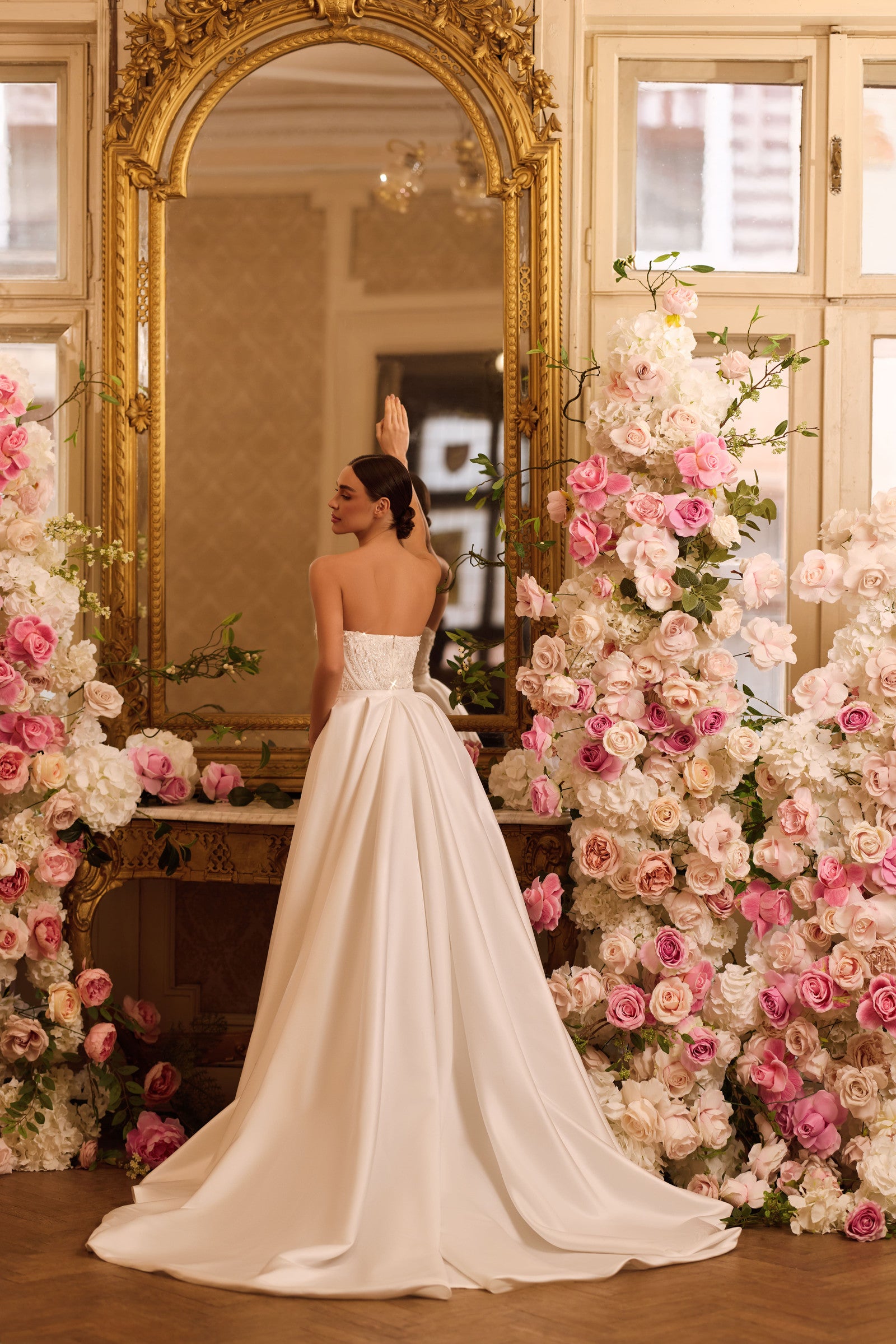 Robe de mariée Lady Di Bride 1623 – Robe scintillante avec sur-jupe en satin amovible