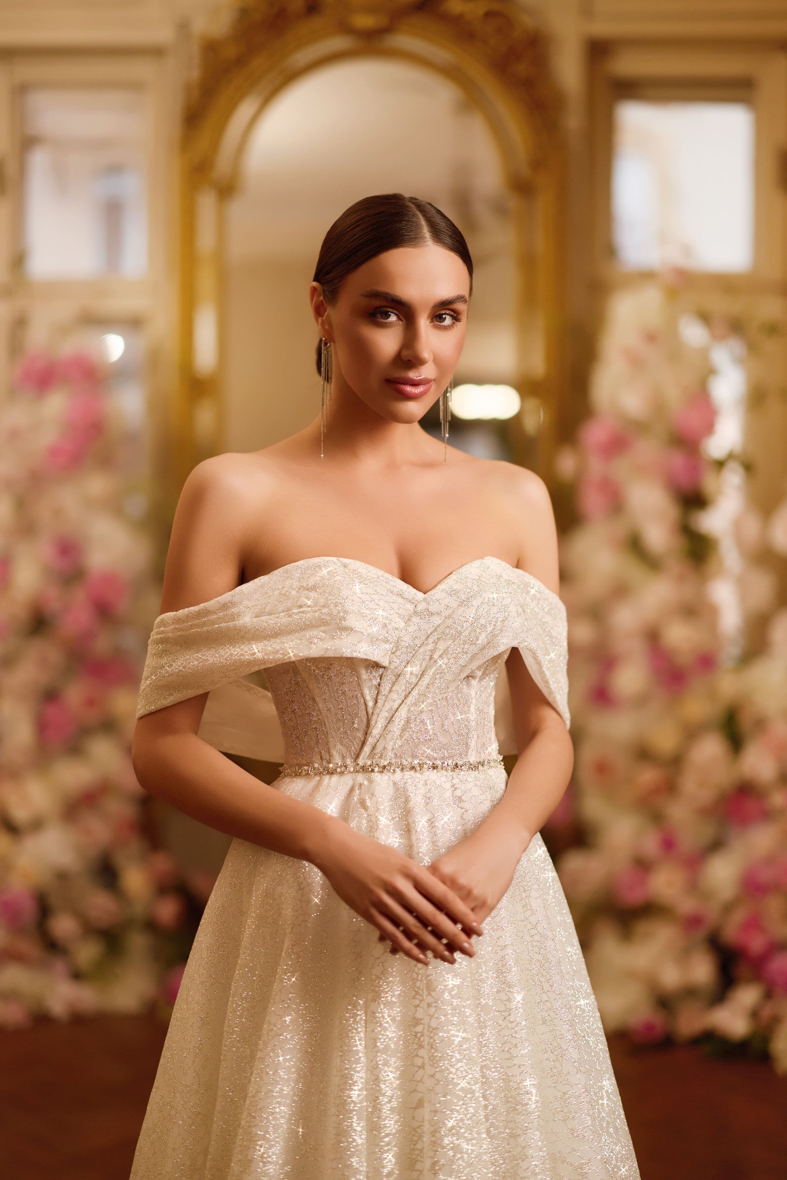 Robe de mariée Lady Di Bride 1633 – Coupe fluide scintillante en tulle et manches tombantes