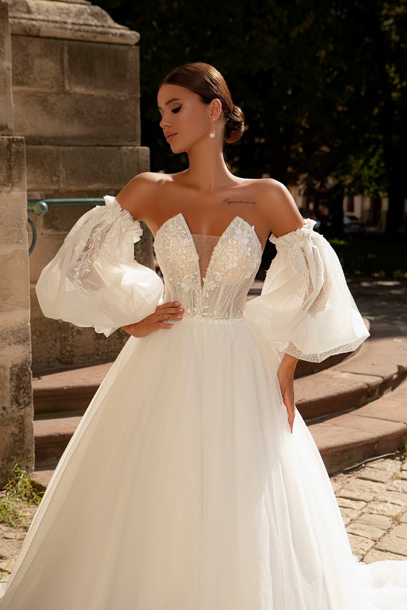 Robe de mariée Lady Di Bride 902 – Corset, manches amovibles et jupe scintillante plumetis