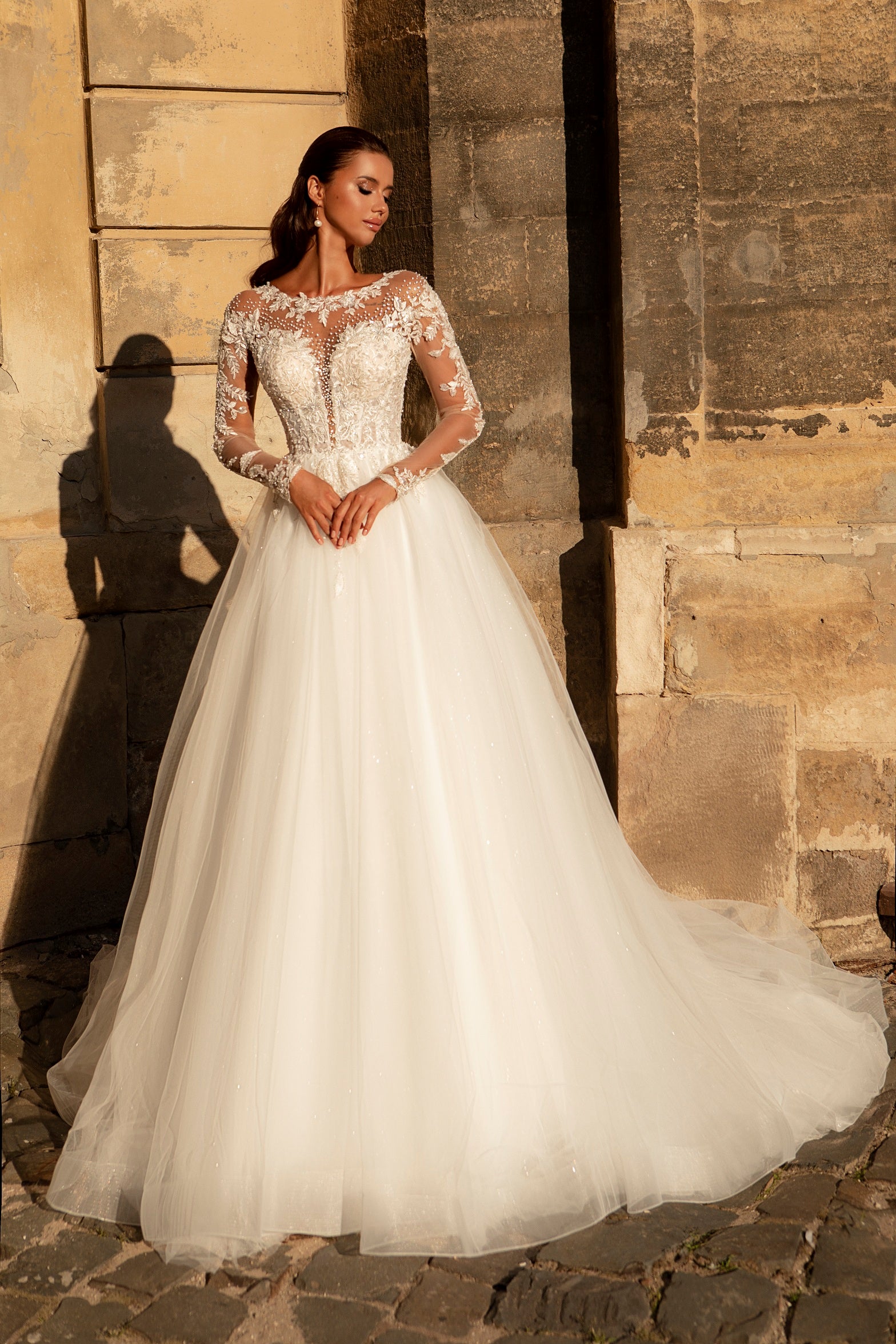 Robe de mariée Lady Di Bride 908 – Jupe en tulle brillant princesse et corset en dentelle manches longues