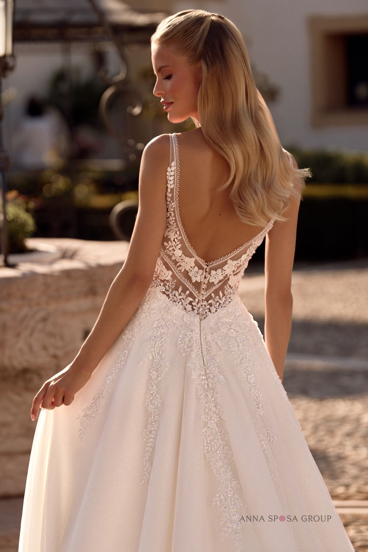 Robe de mariée Anna Sposa Alfreda – A-line ivoire scintillante avec fente haute et bretelles