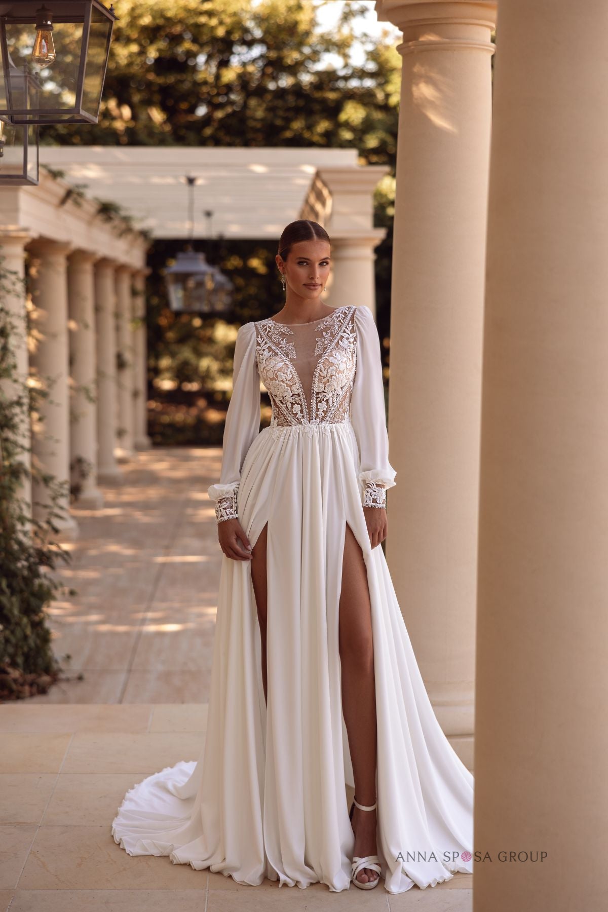 Robe de mariée Anna Sposa – Ligne A ivoire en mousseline et dentelle à manches longues