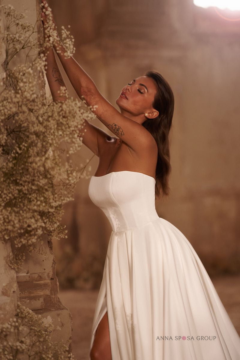 Robe de mariée Barilla – Ligne A minimaliste en satin Mikado col bretelles amovibles