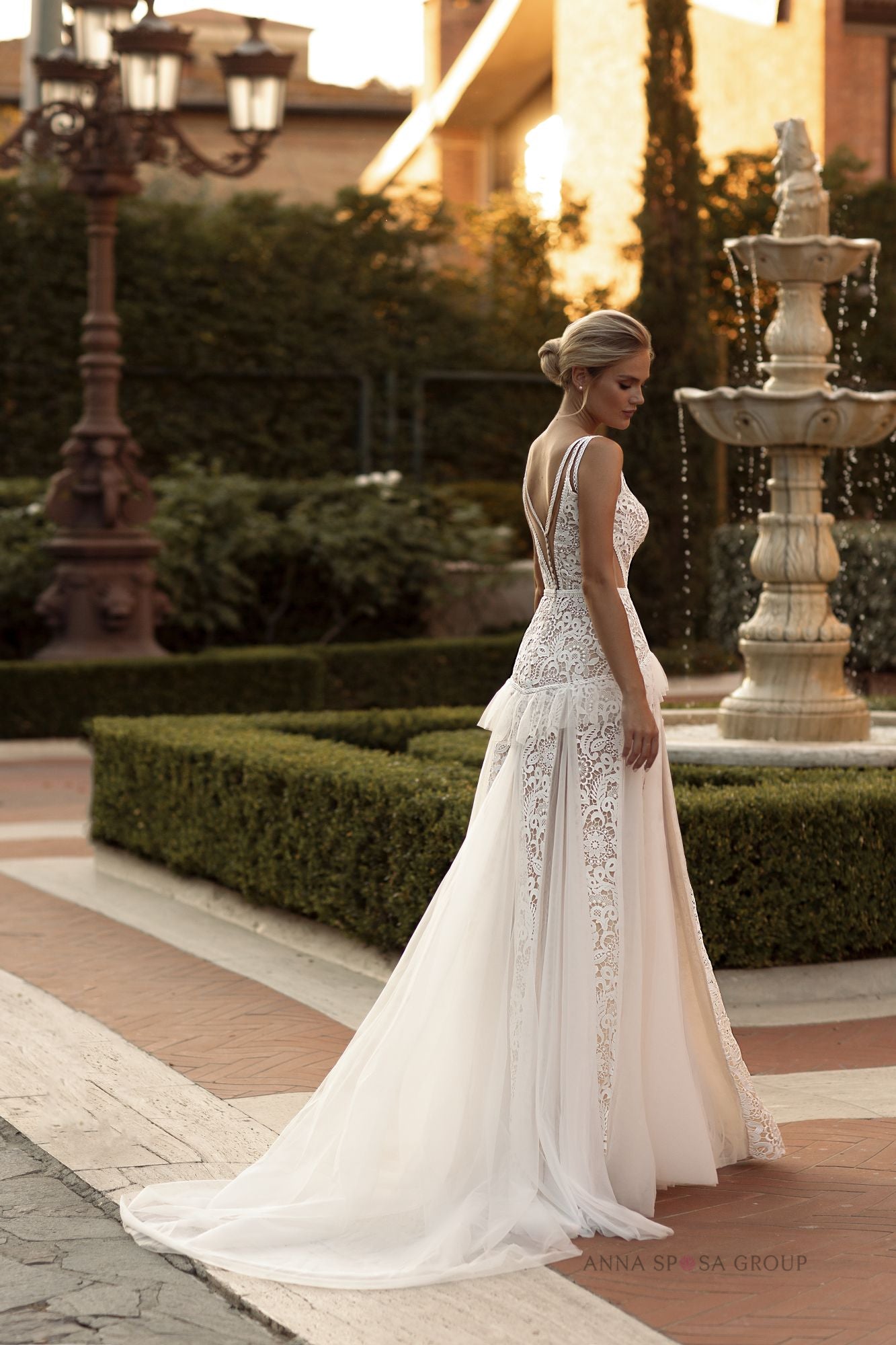 Robe de mariée La Petra Betula – Dentelle bohème avec bretelles fines et détails transparents