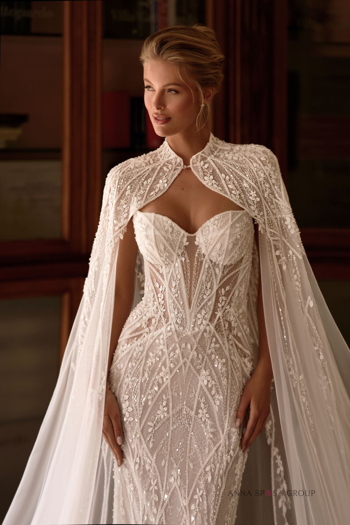 Robe de mariée Anna Sposa Citrina – Sirène fourreau tout en dentelle avec cape brodée